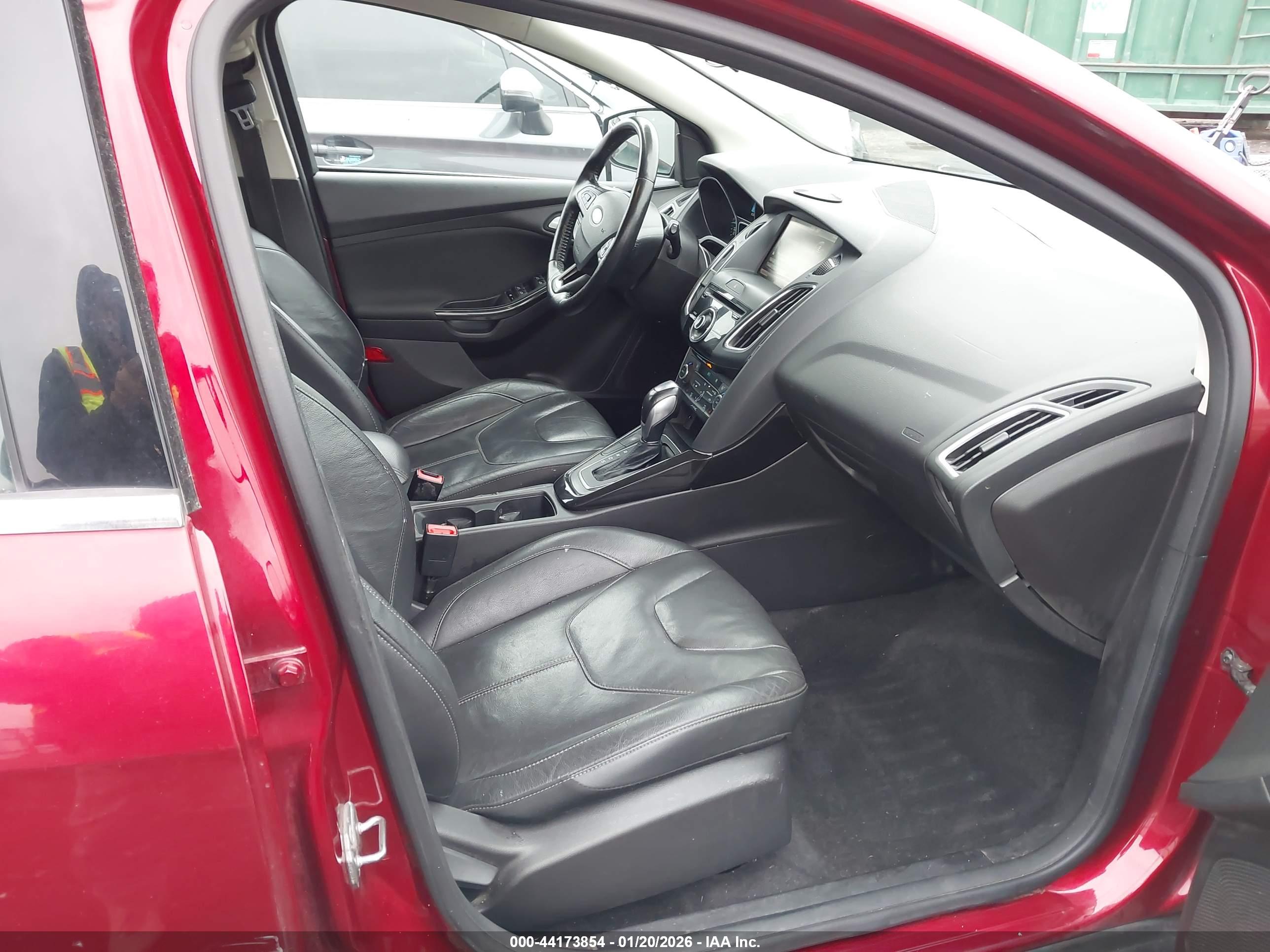FORD FOCUS image 5