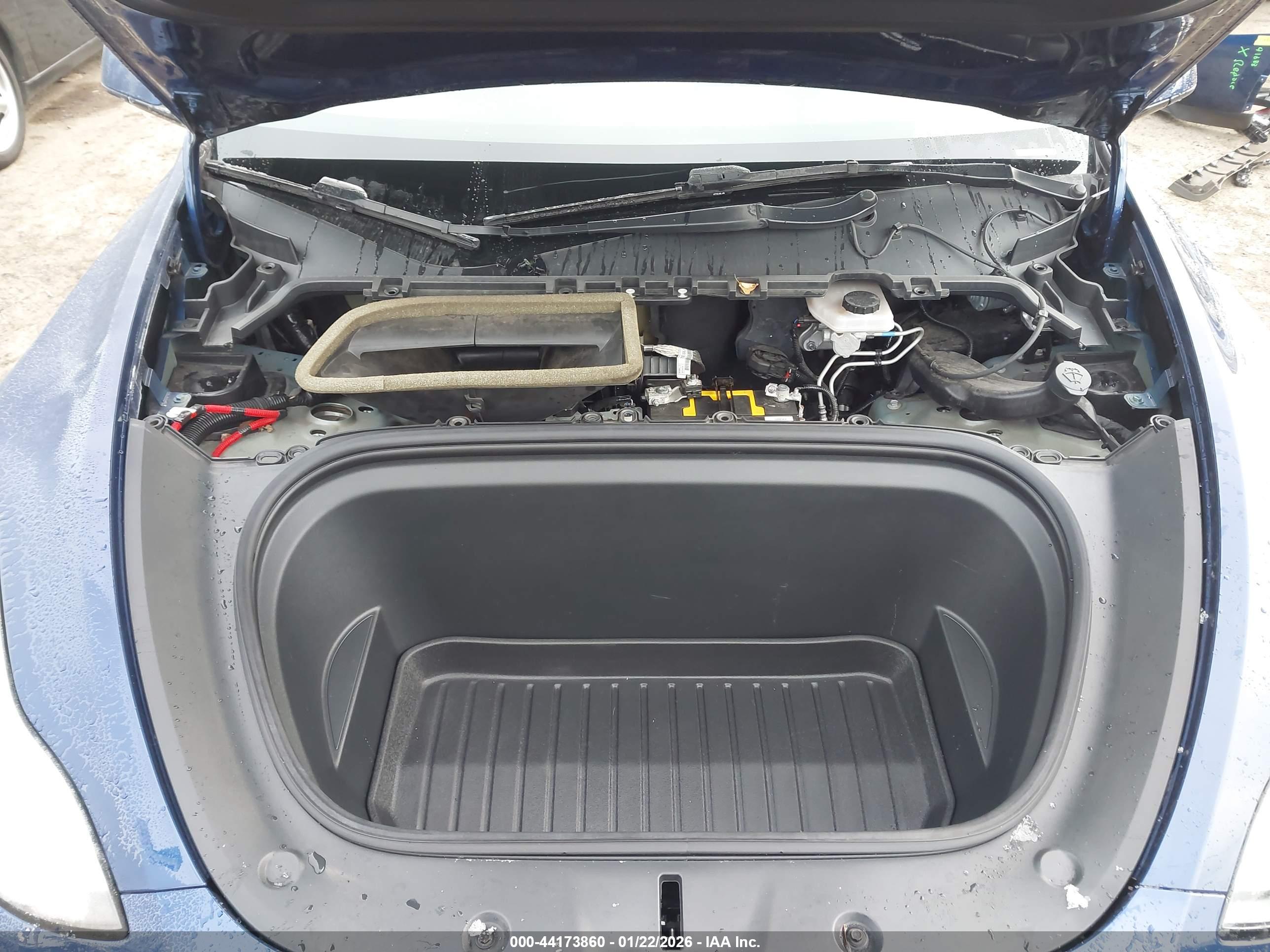 TESLA MODEL image 10