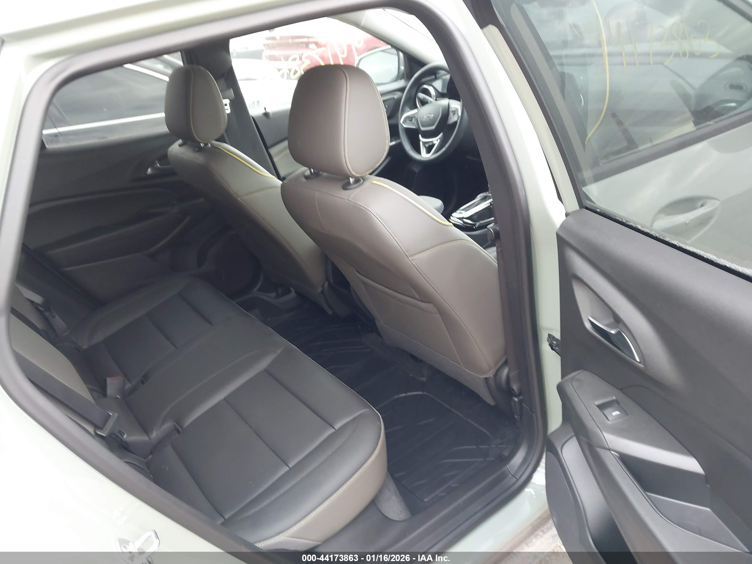 CHEVROLET TRAX image 8
