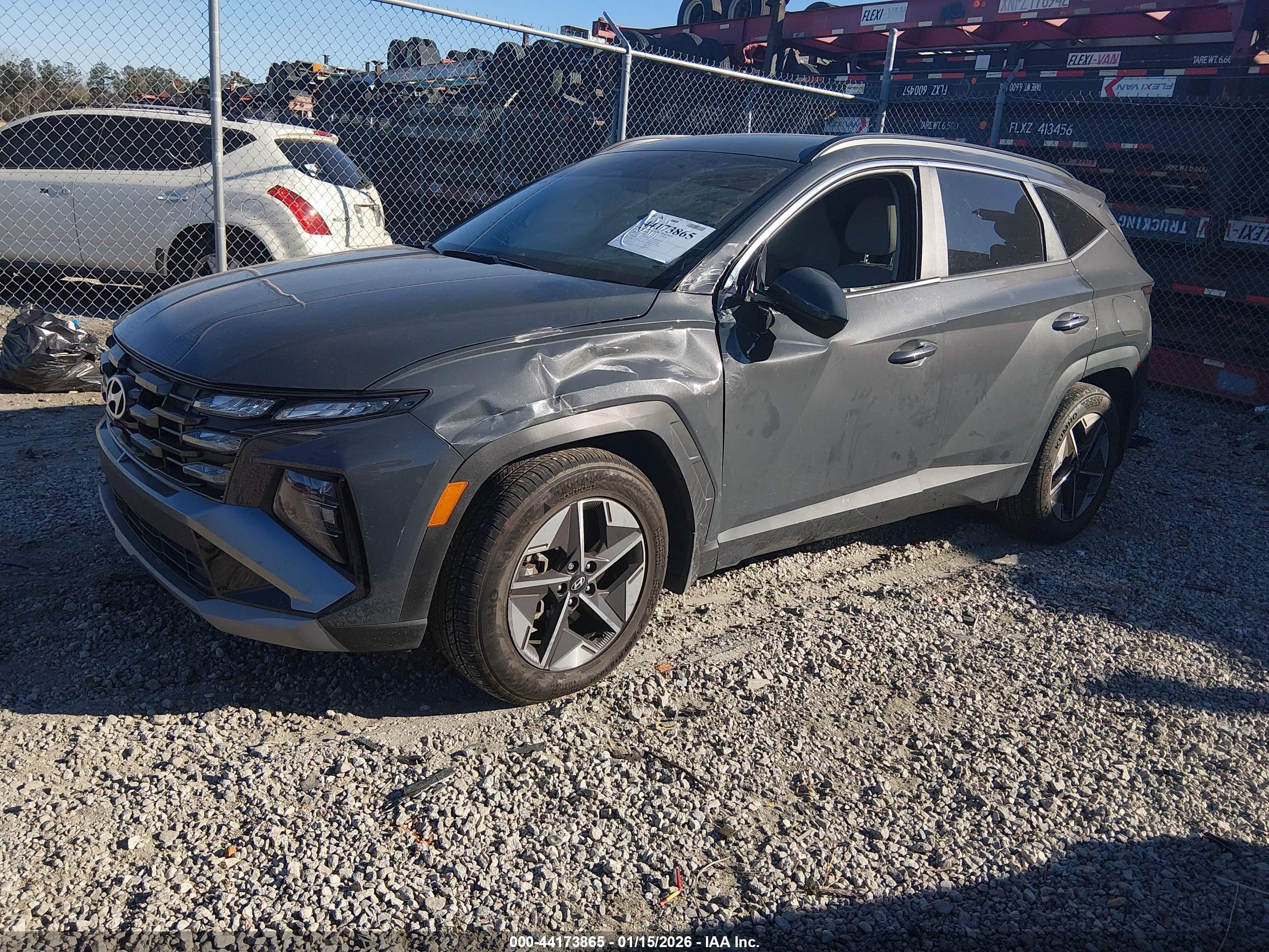 HYUNDAI TUCSON image 2