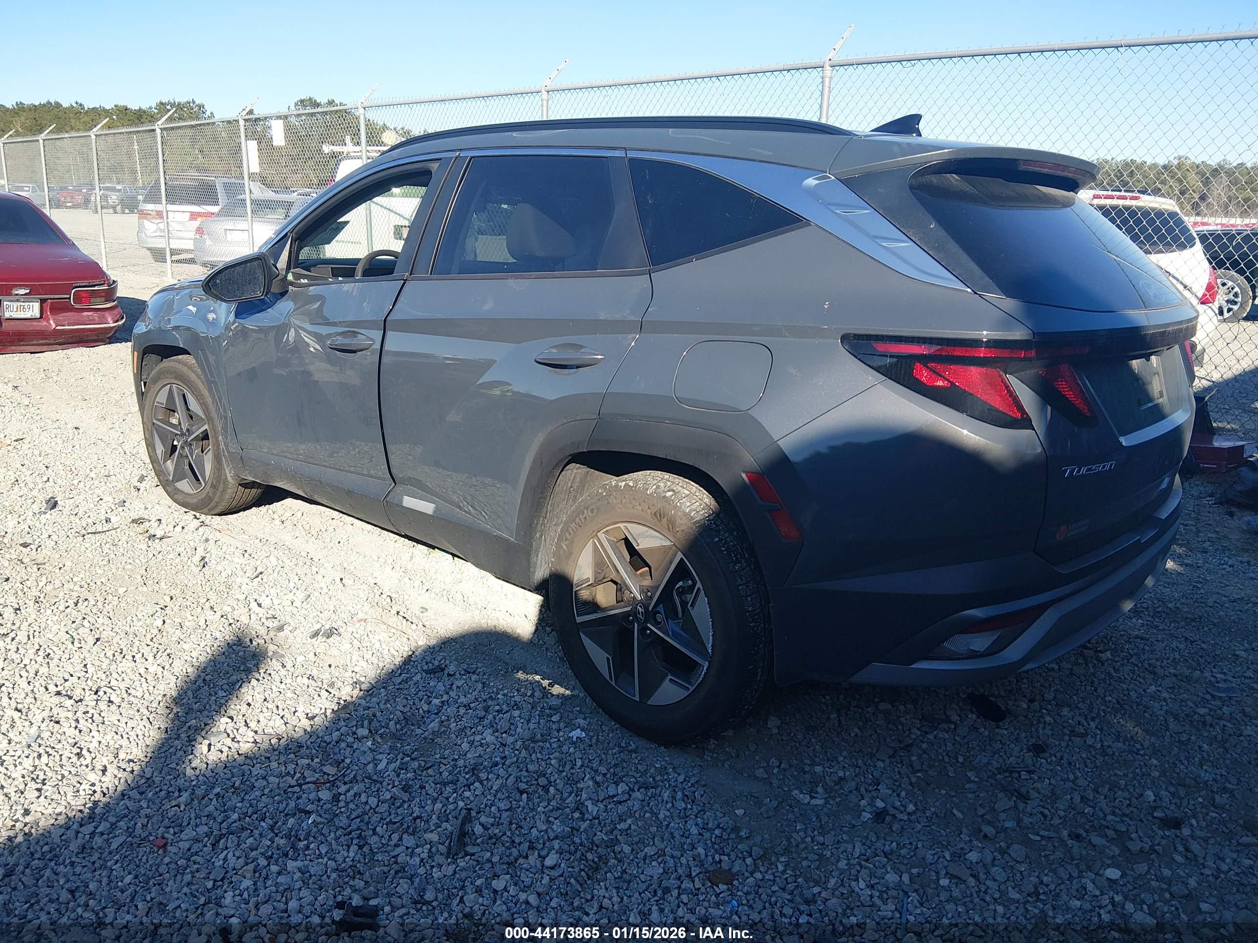 HYUNDAI TUCSON image 3