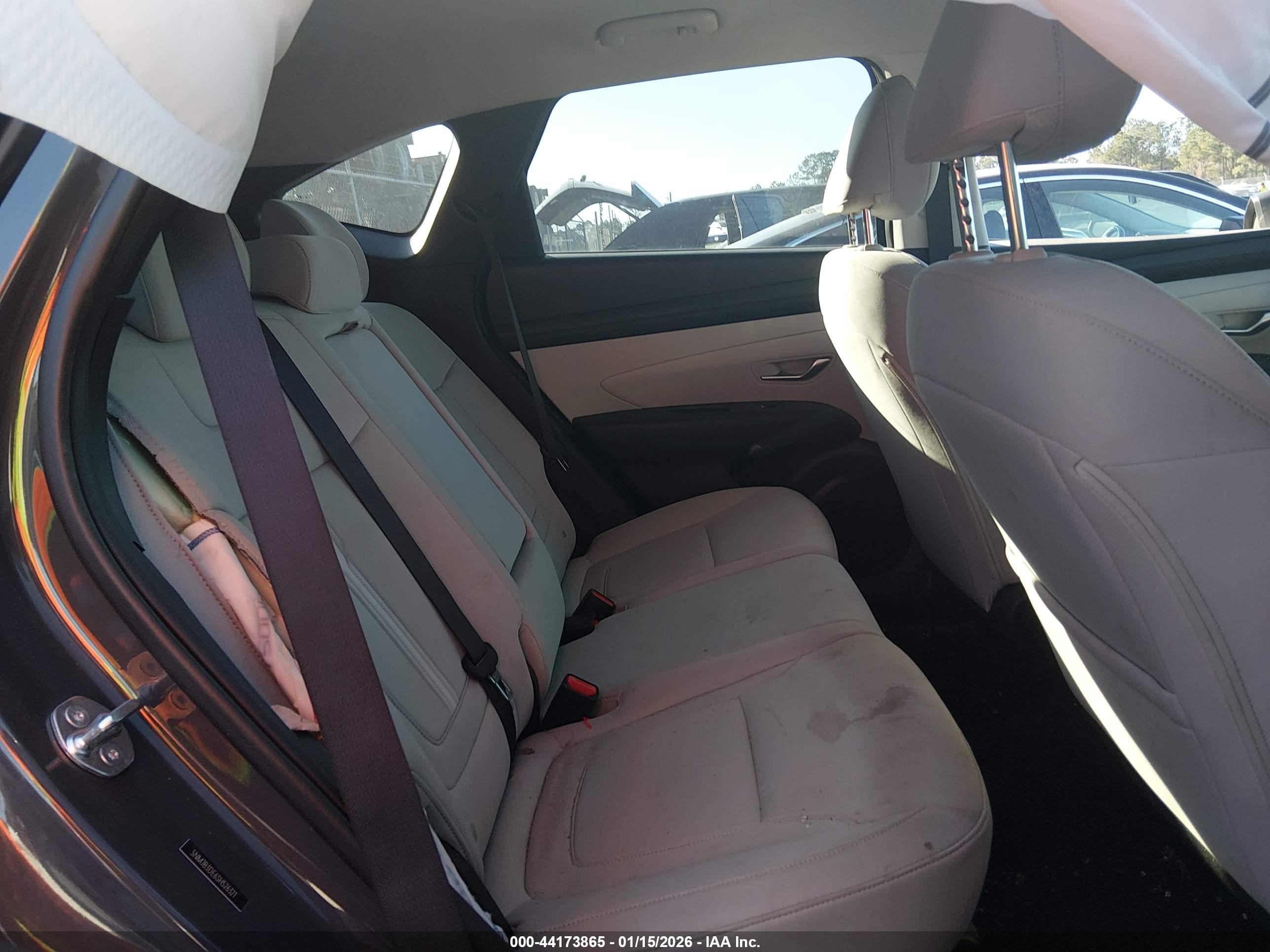HYUNDAI TUCSON image 8