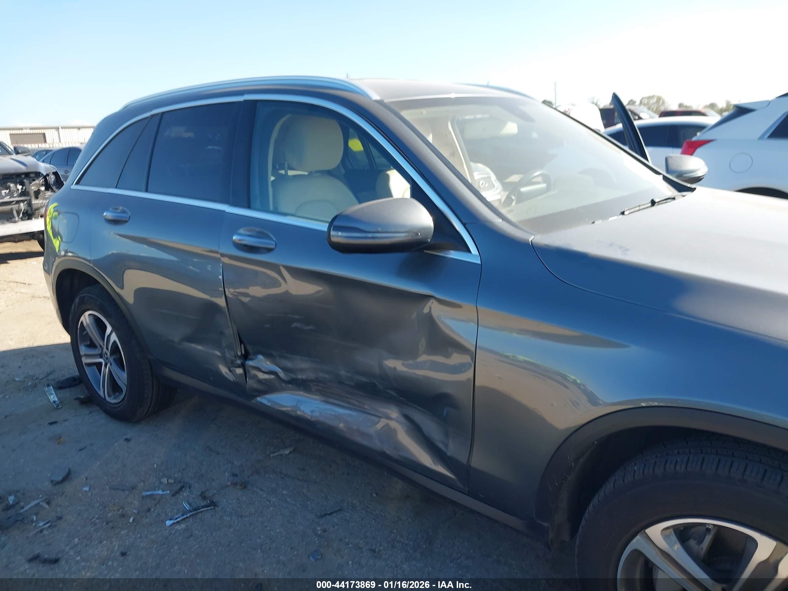 MERCEDES-BENZ GLC image 6
