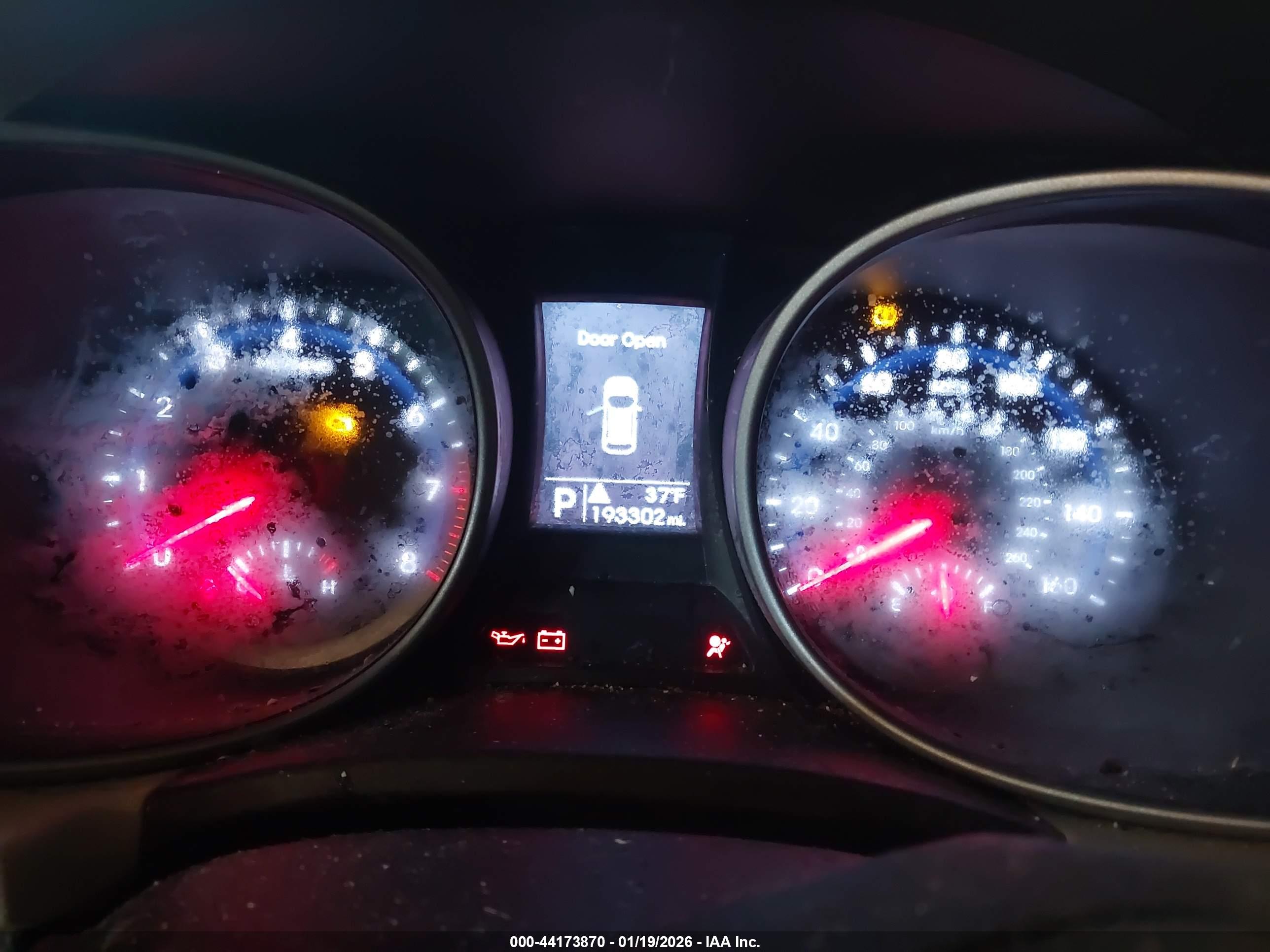 HYUNDAI SANTA image 7