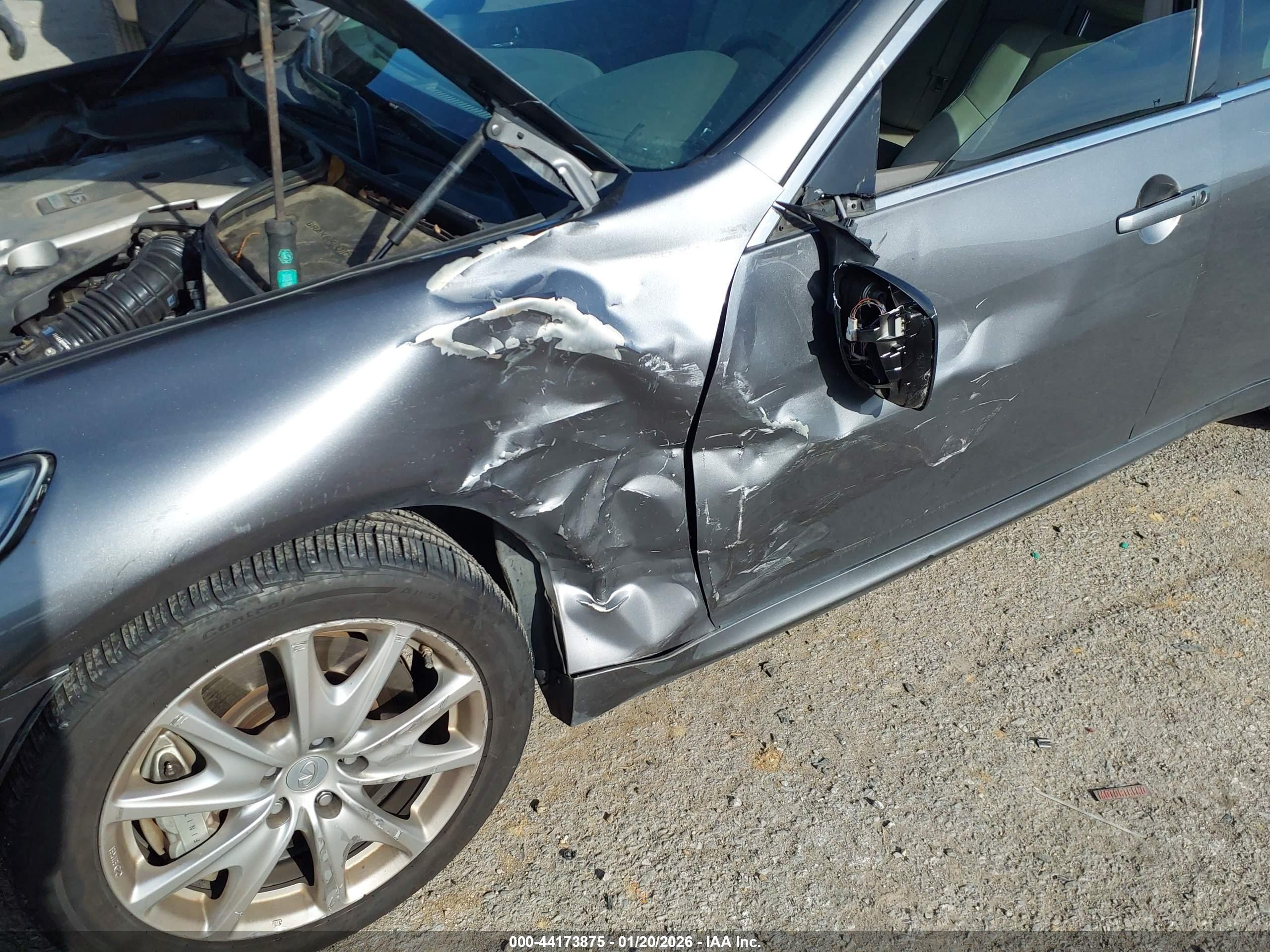 INFINITI G37 image 6