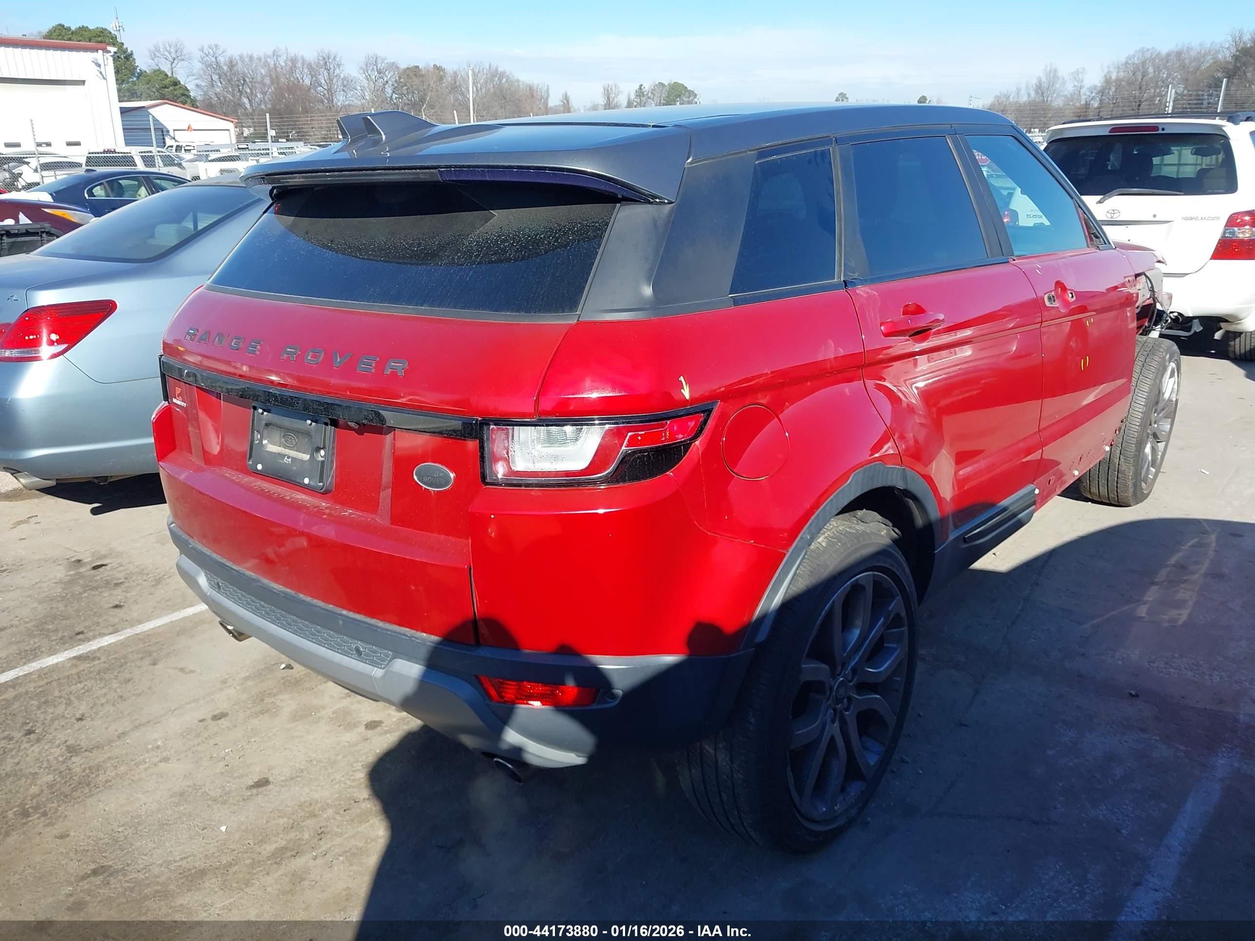 LAND ROVER image 4