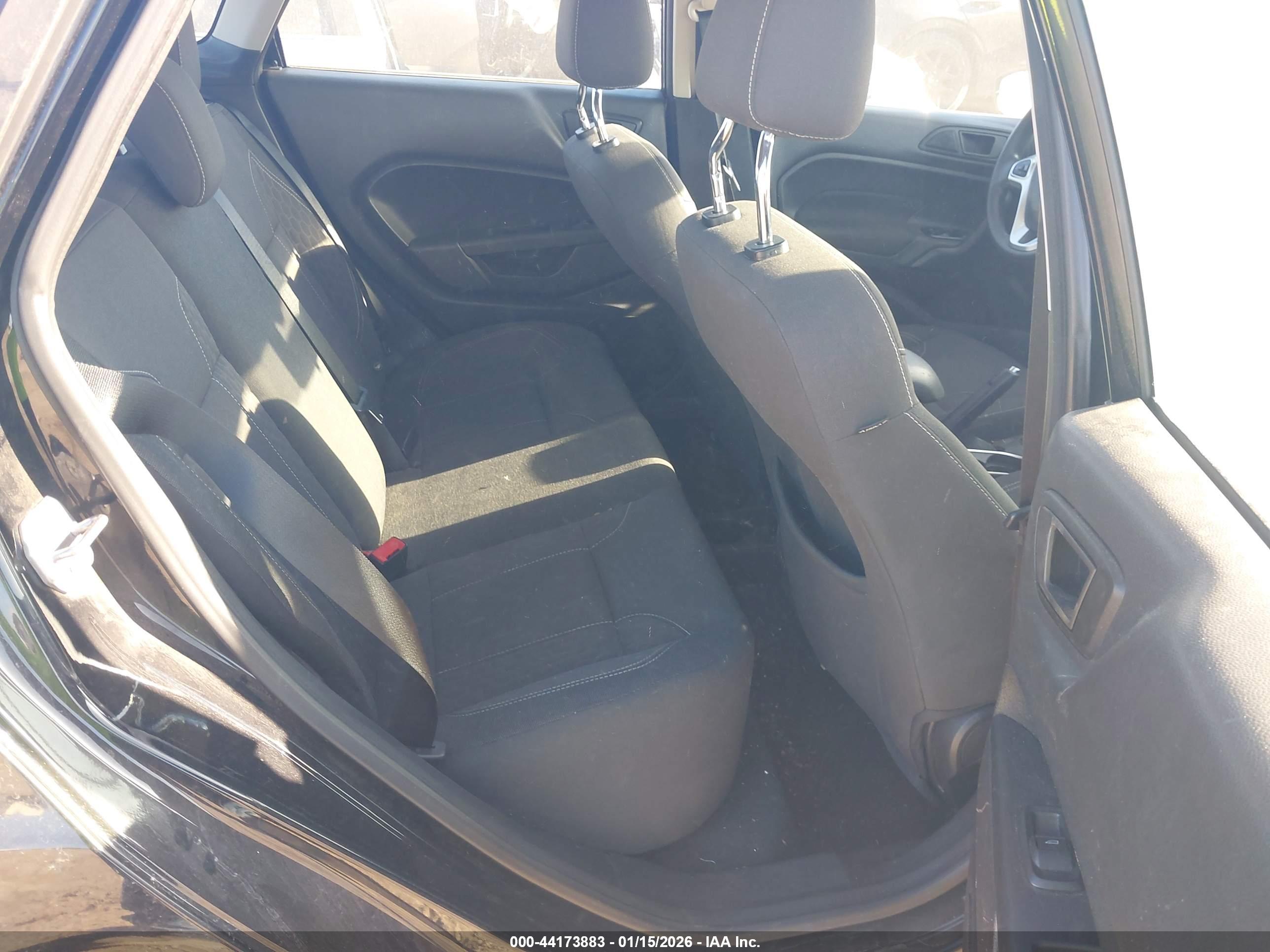 FORD FIESTA image 8