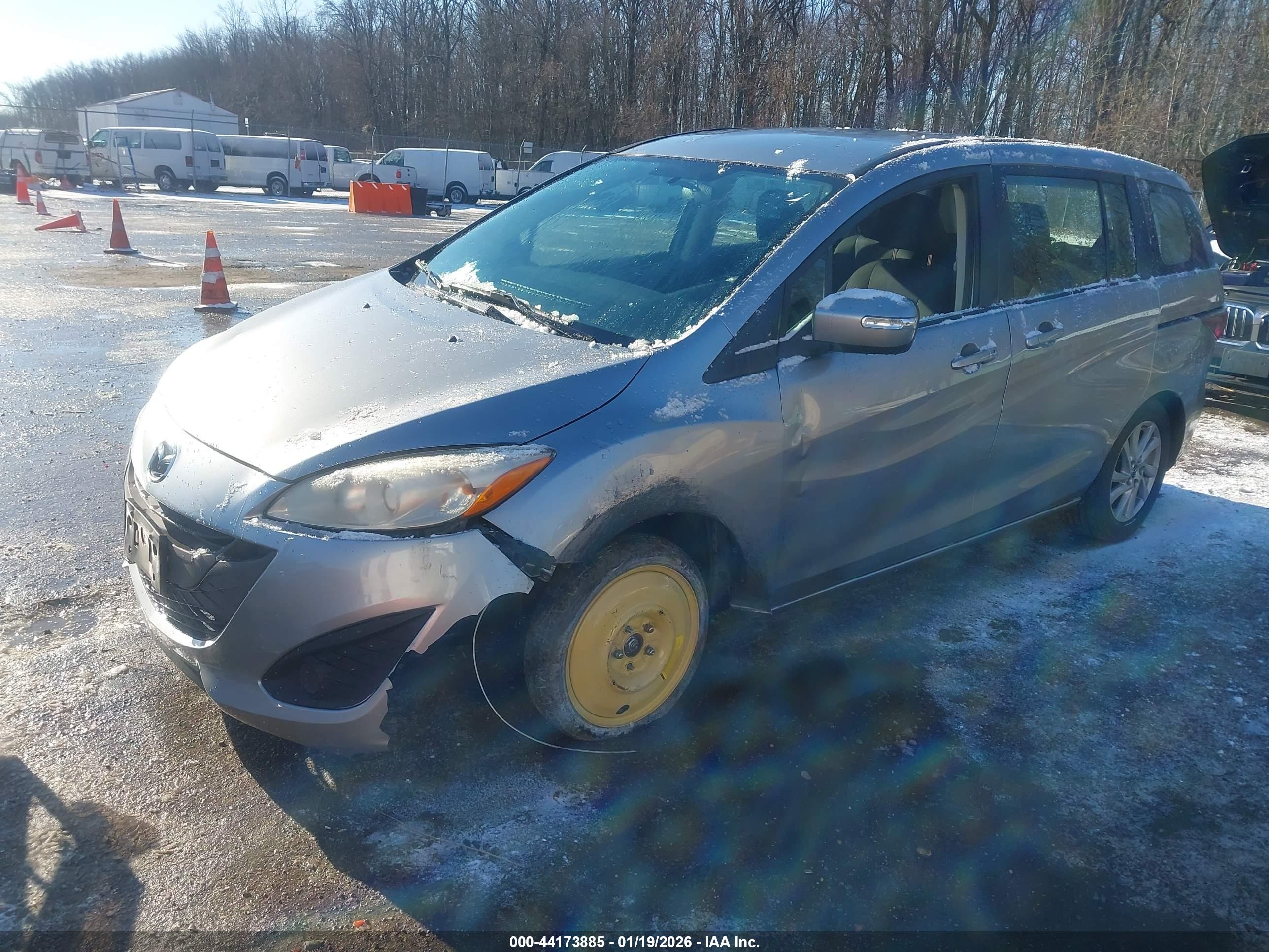 MAZDA MAZDA5 image 2