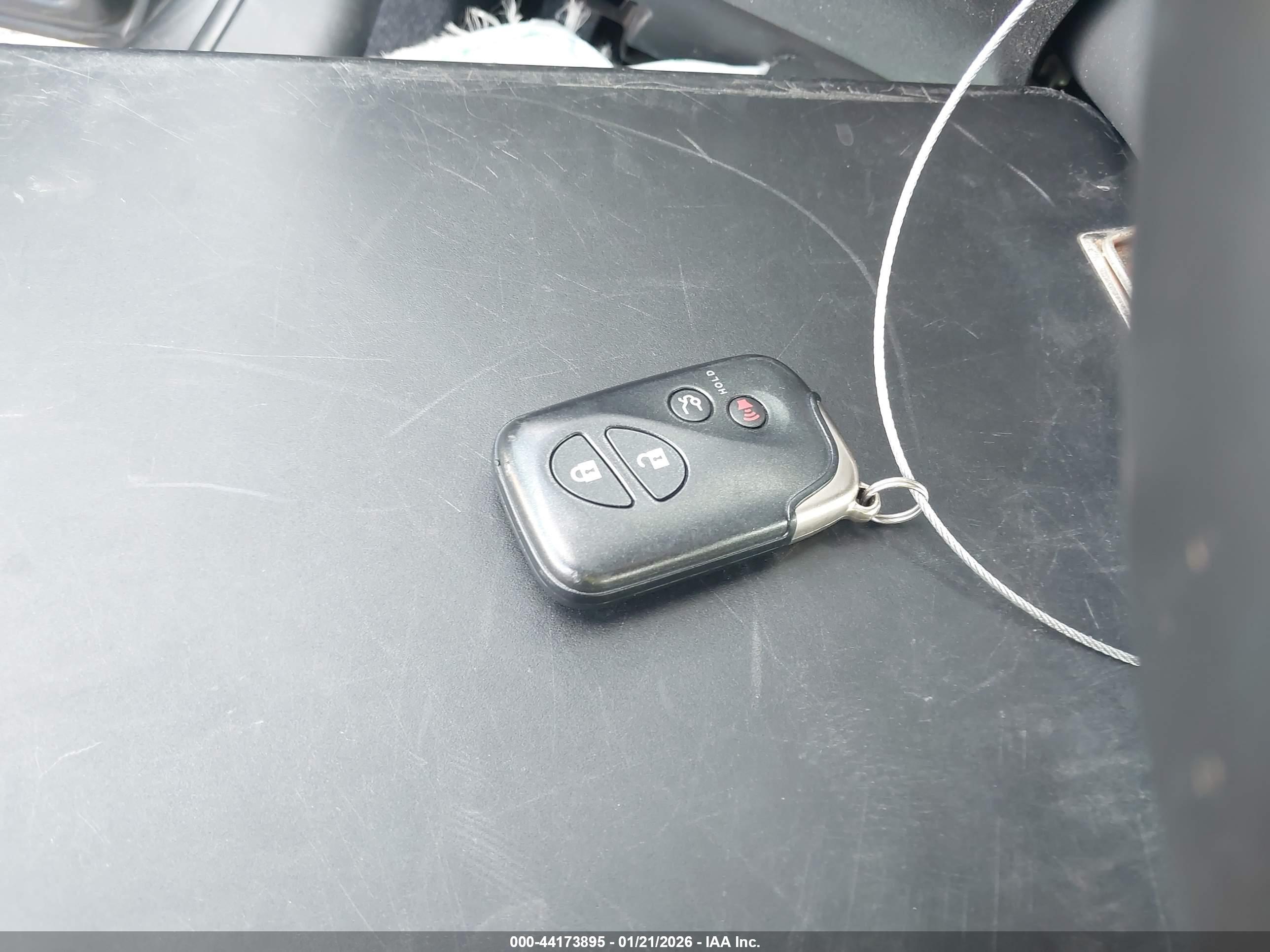 LEXUS IS image 11