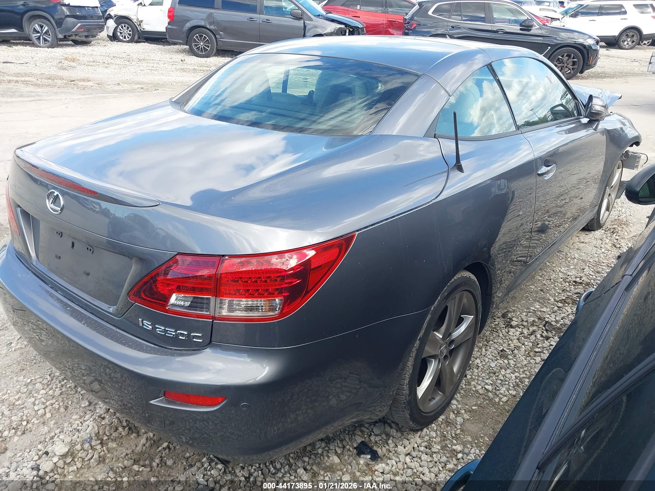 LEXUS IS image 4