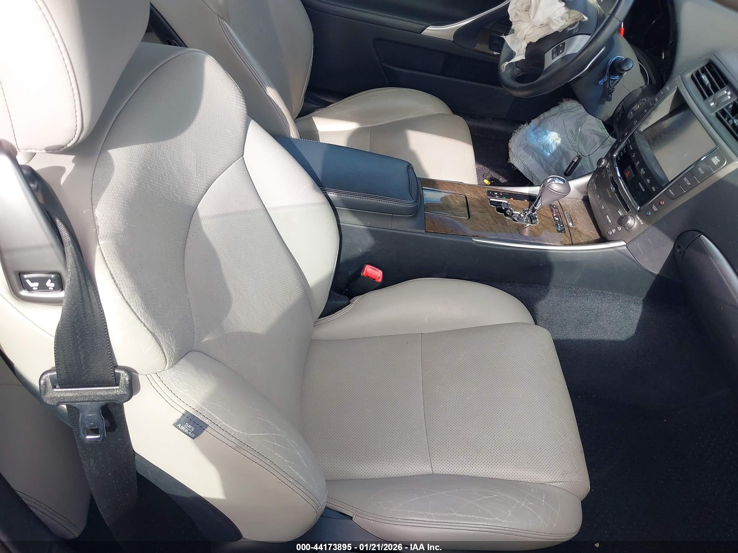 LEXUS IS image 5