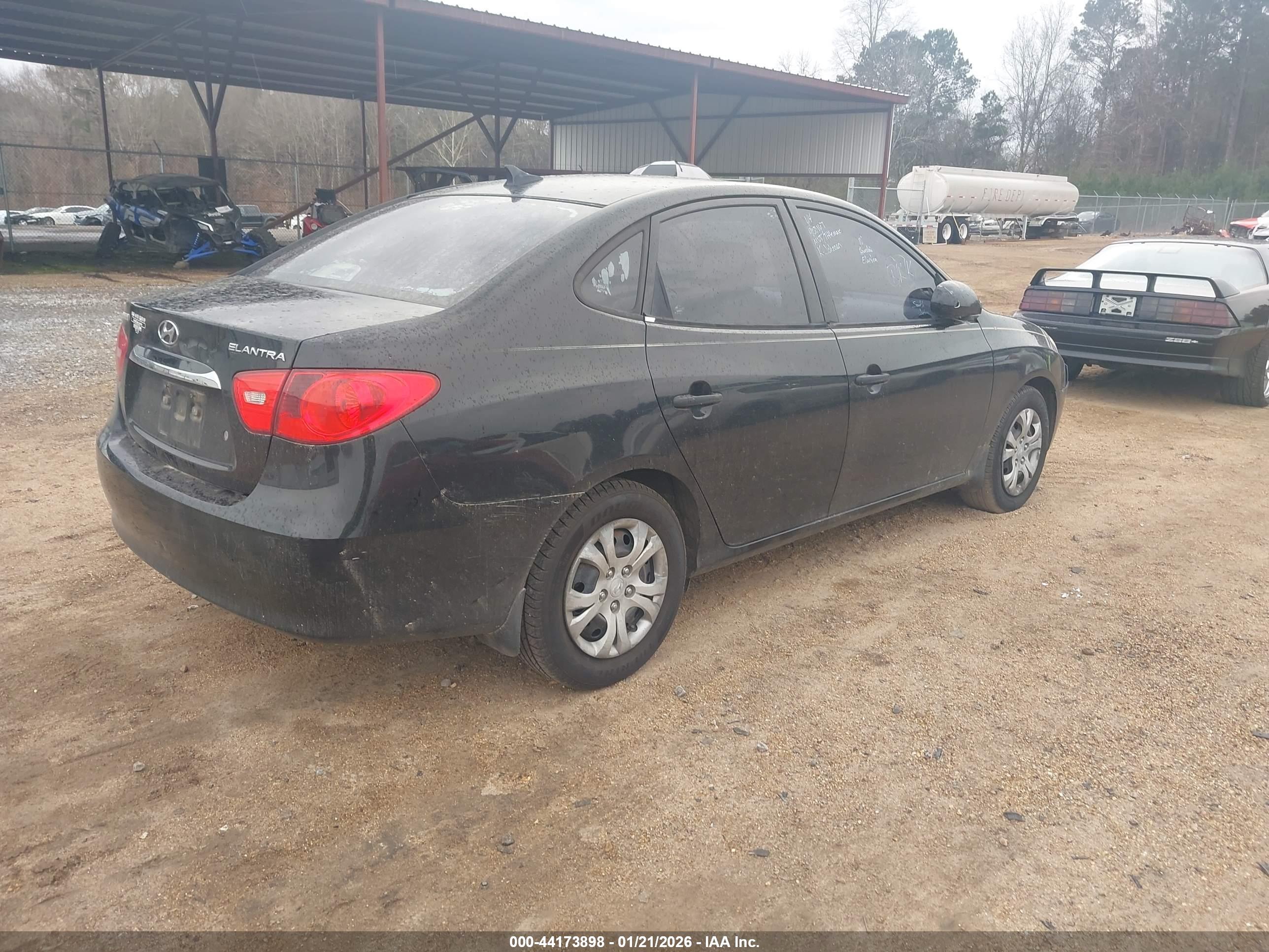HYUNDAI ELANTRA image 4