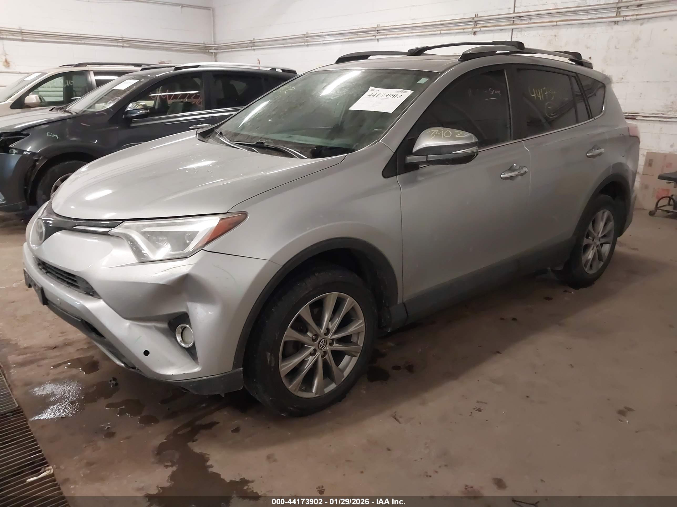 TOYOTA RAV4 image 2