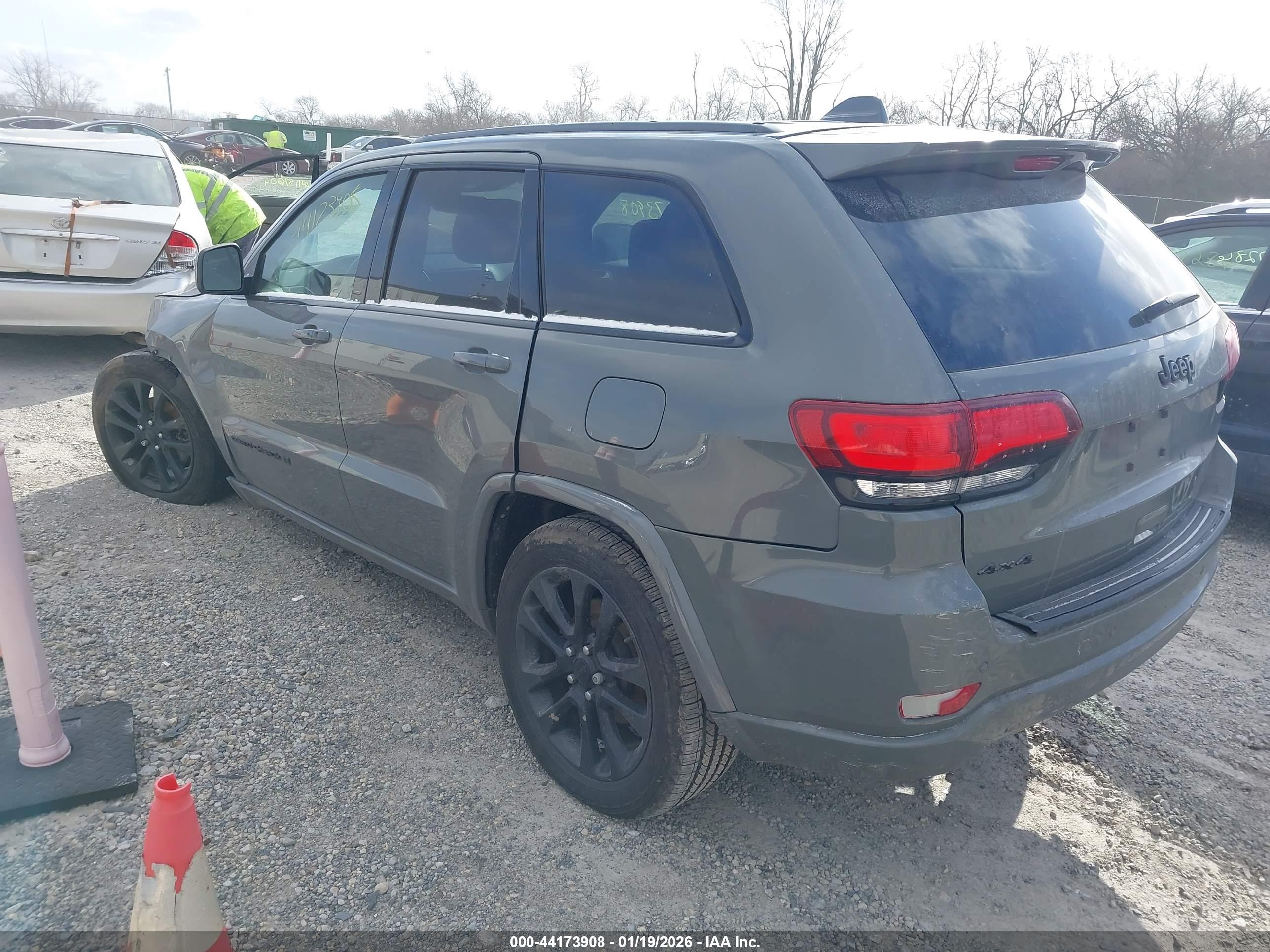 JEEP GRAND image 3