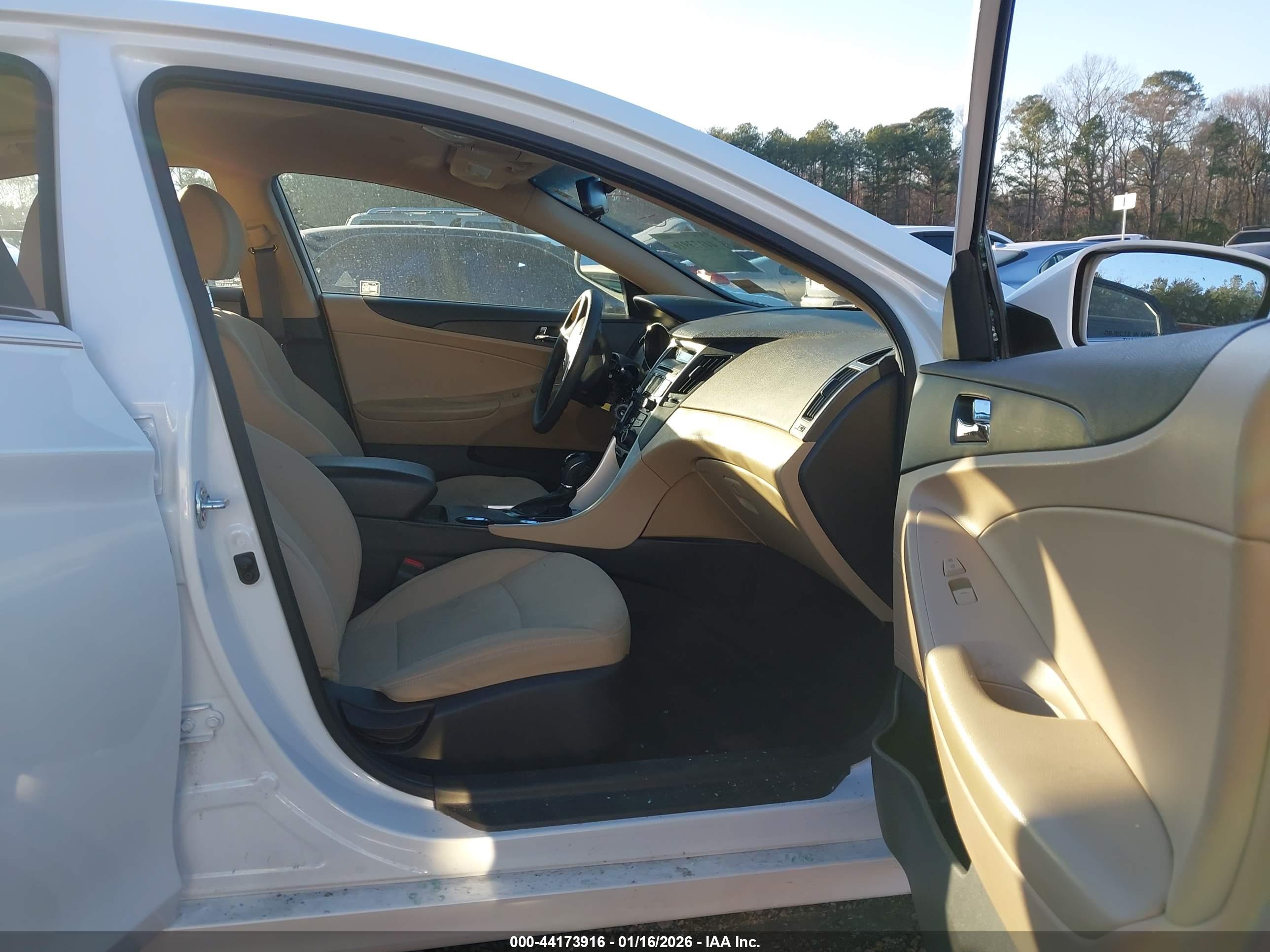 HYUNDAI SONATA image 5