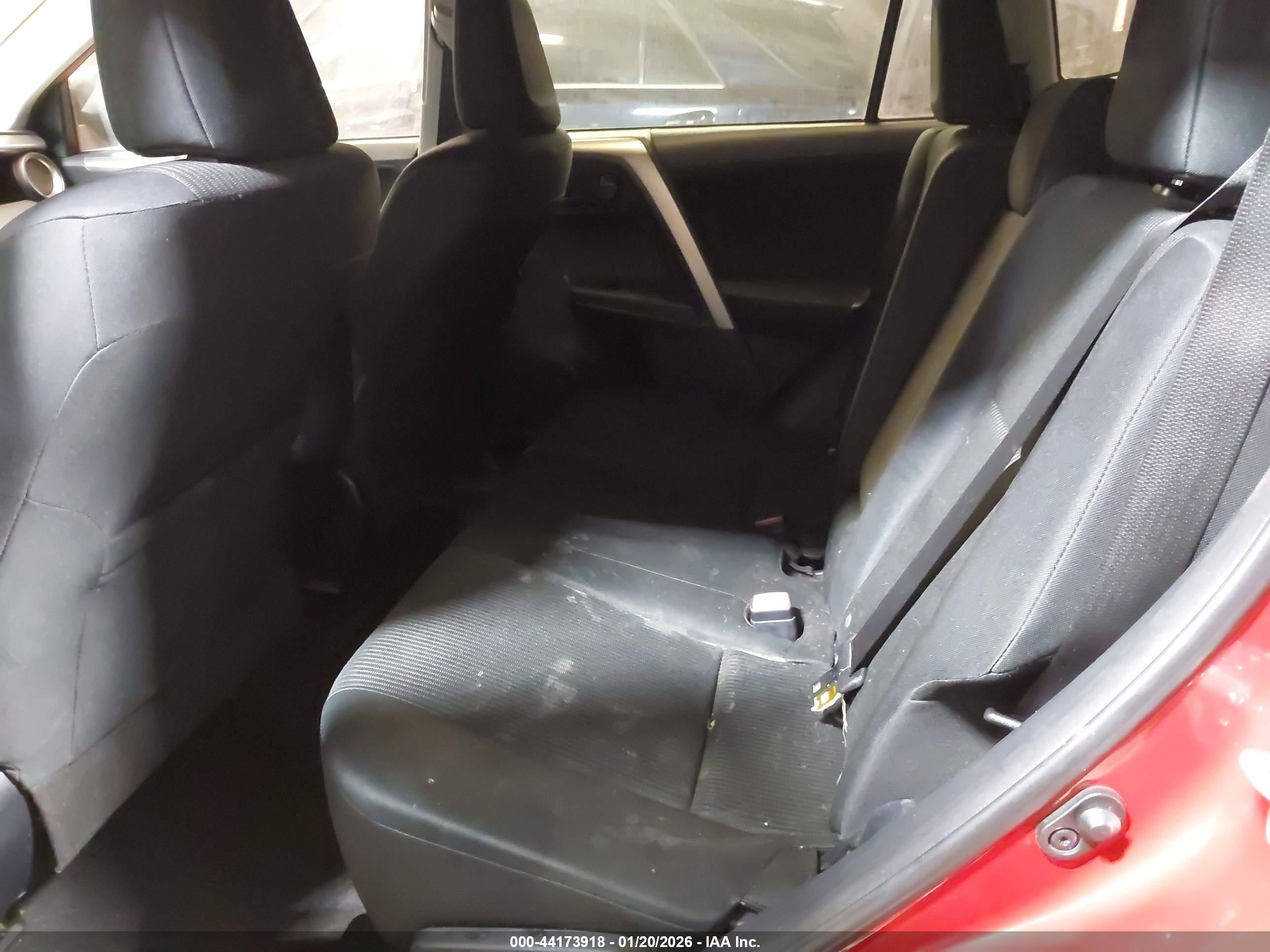 TOYOTA RAV4 image 8