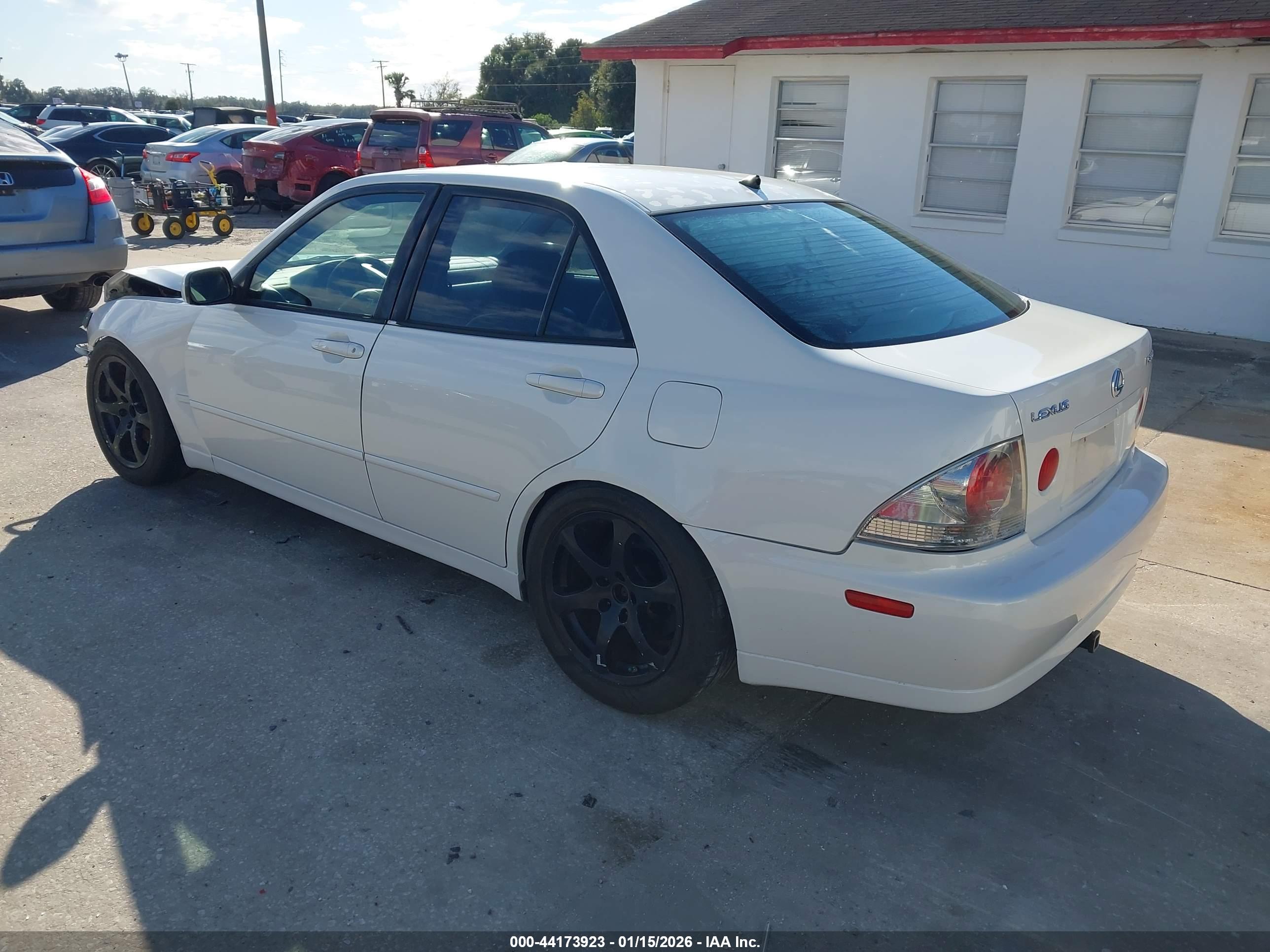 LEXUS IS image 3