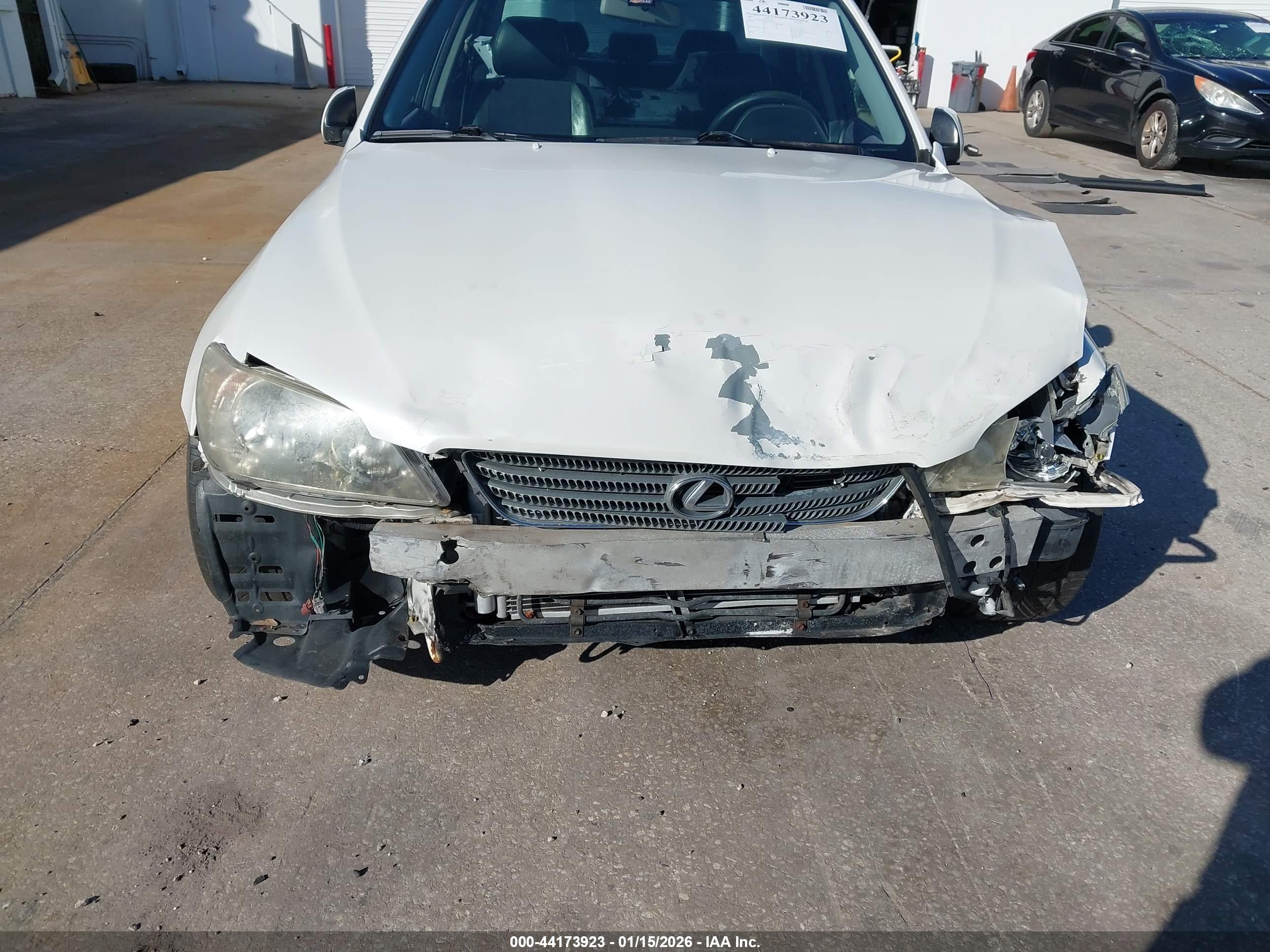 LEXUS IS image 6