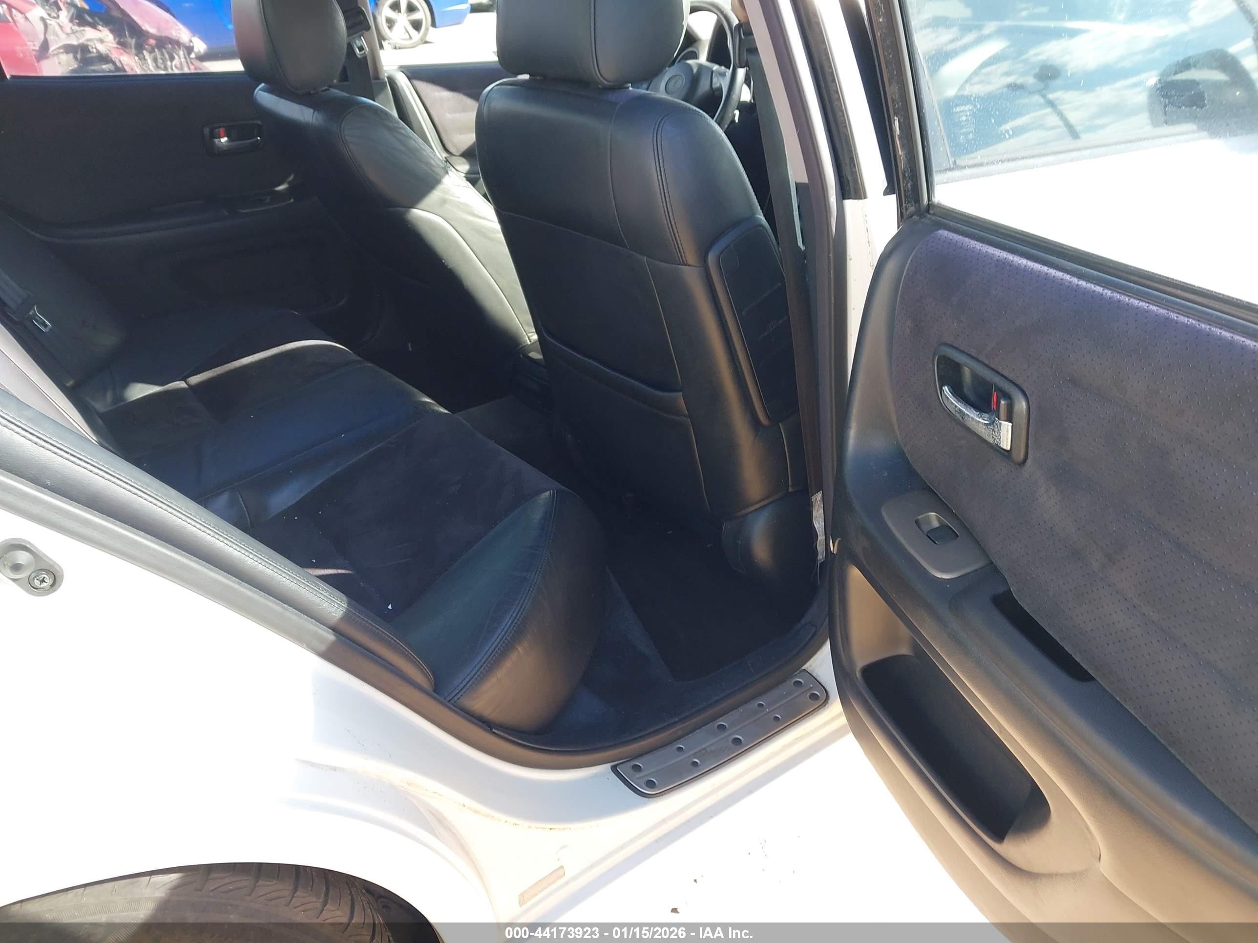 LEXUS IS image 8