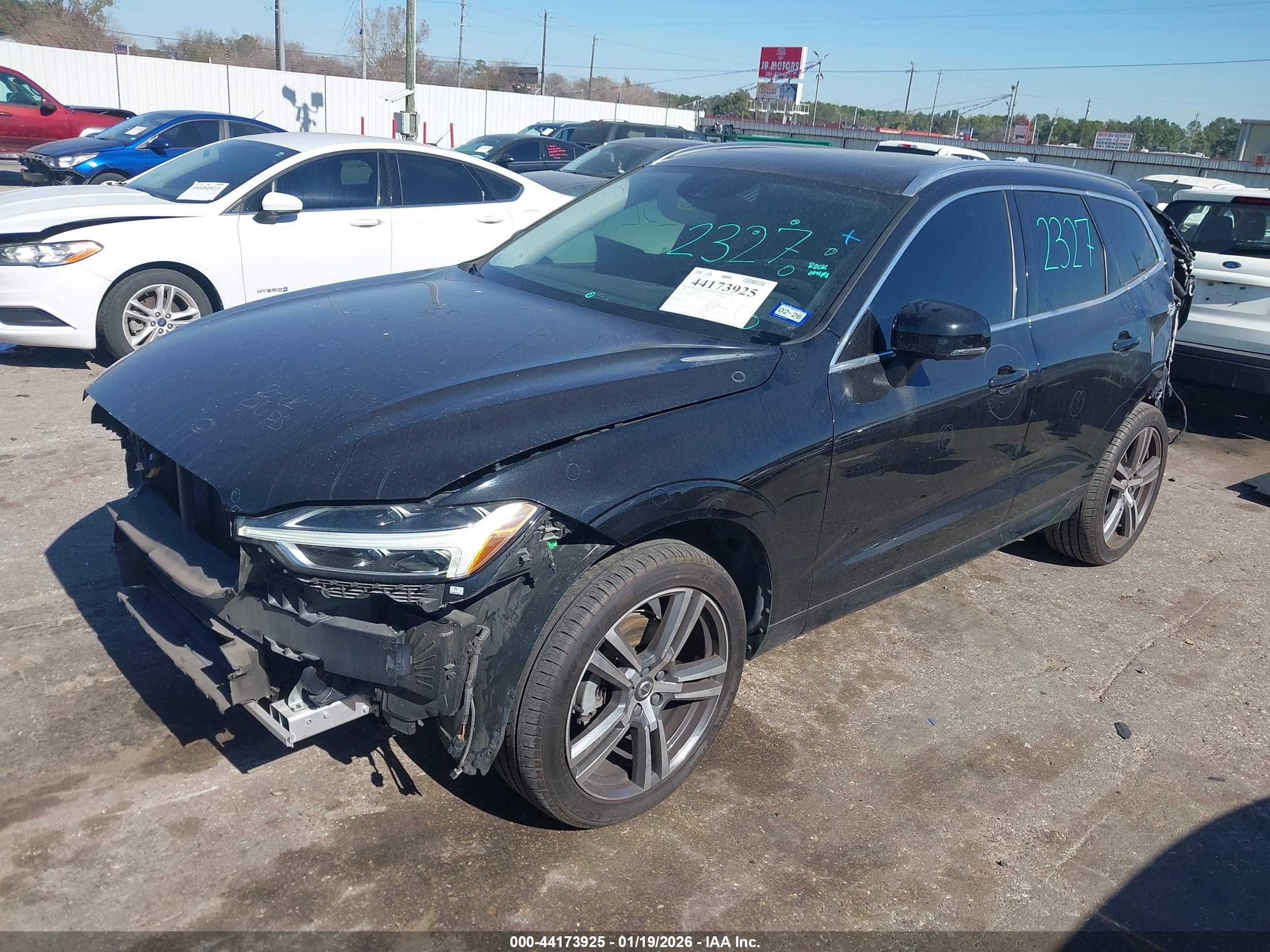 VOLVO XC60 image 2
