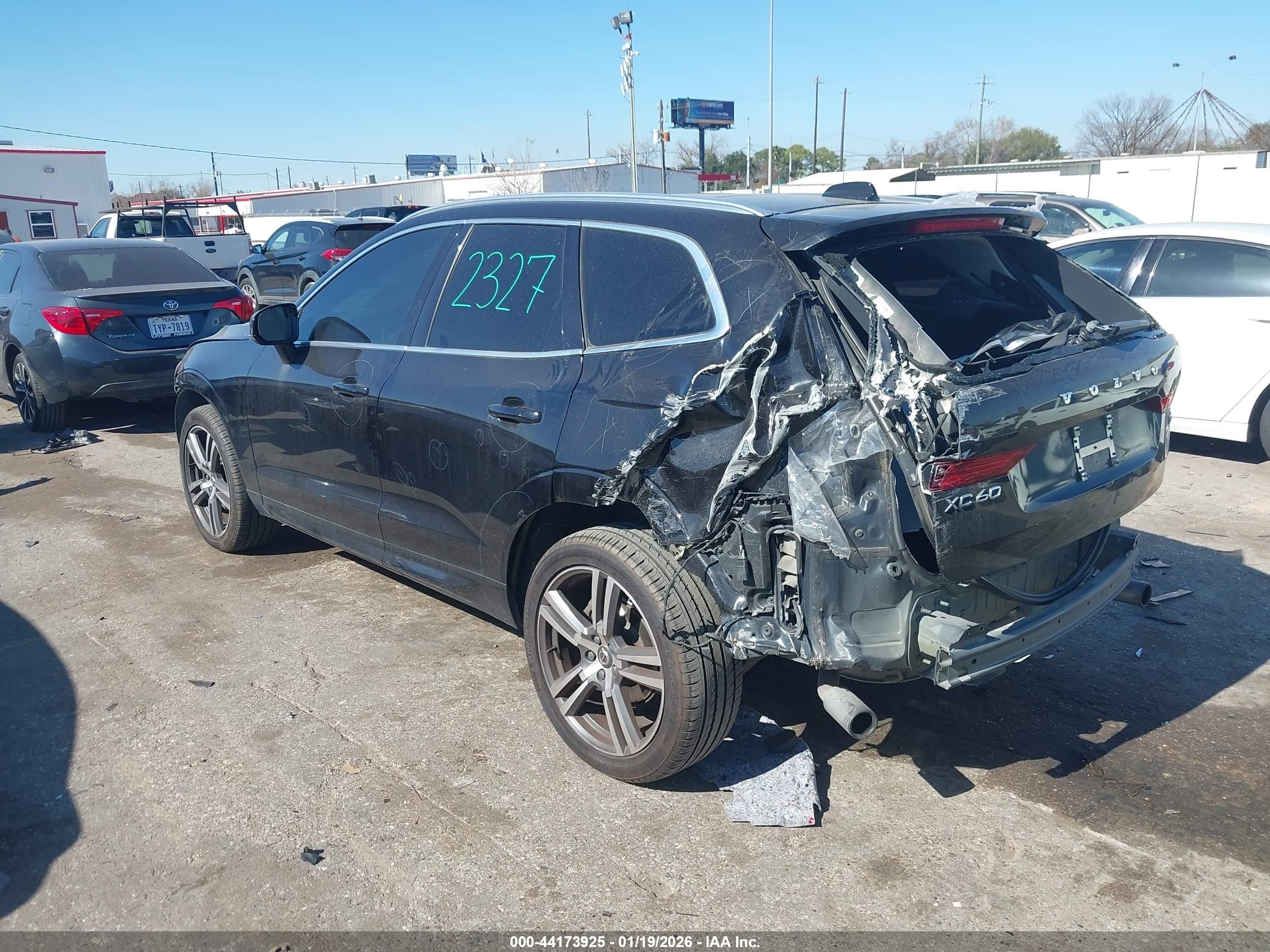 VOLVO XC60 image 3