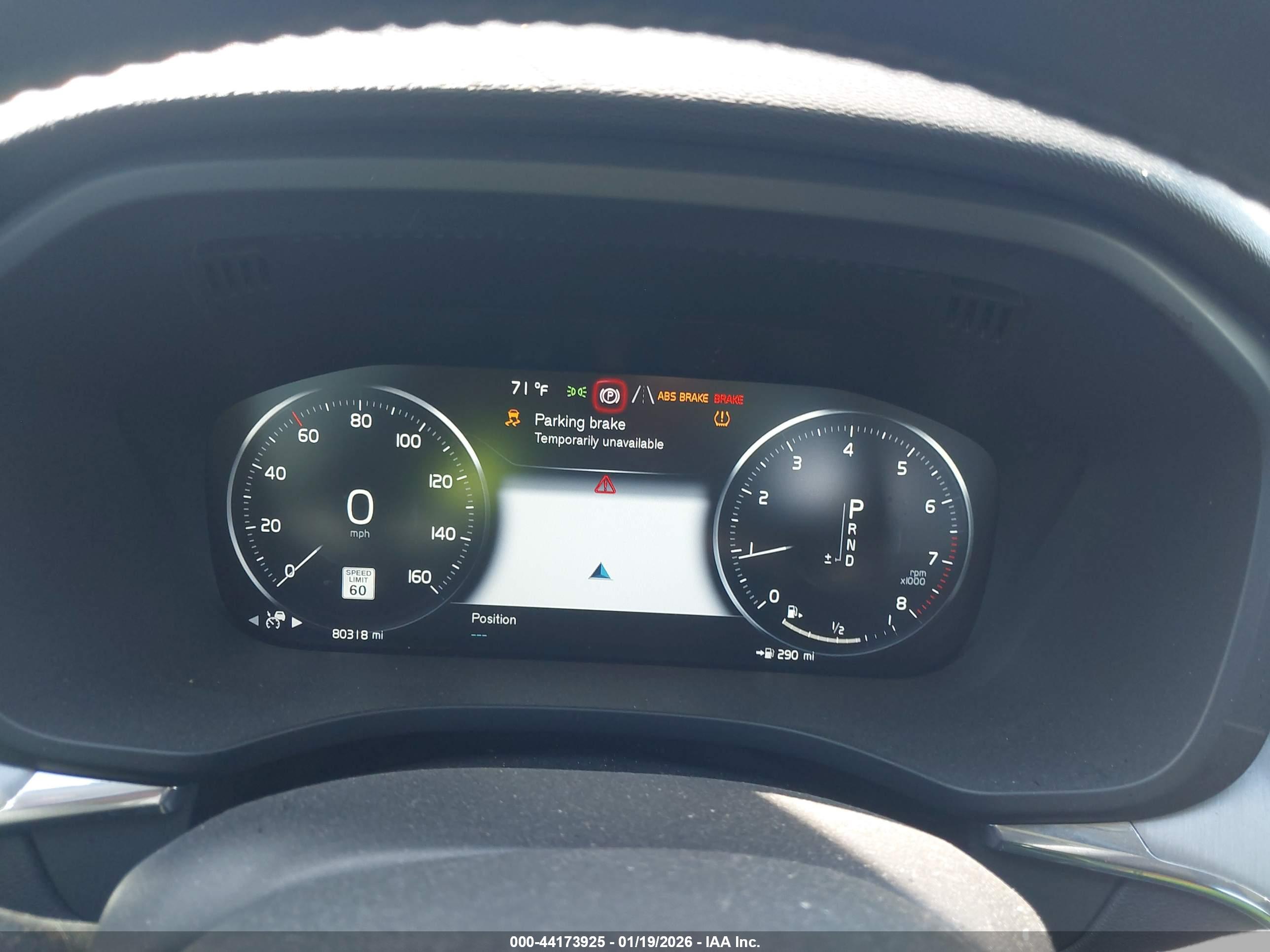 VOLVO XC60 image 7