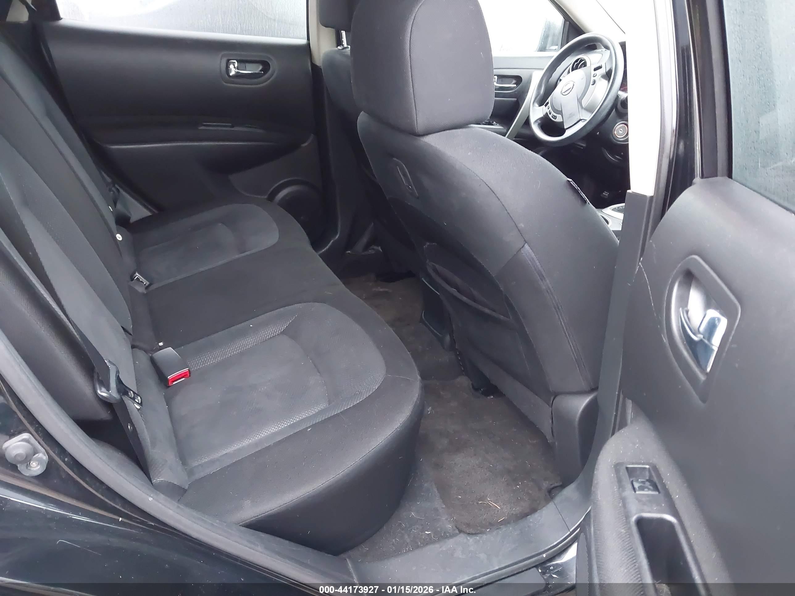 NISSAN ROGUE image 8