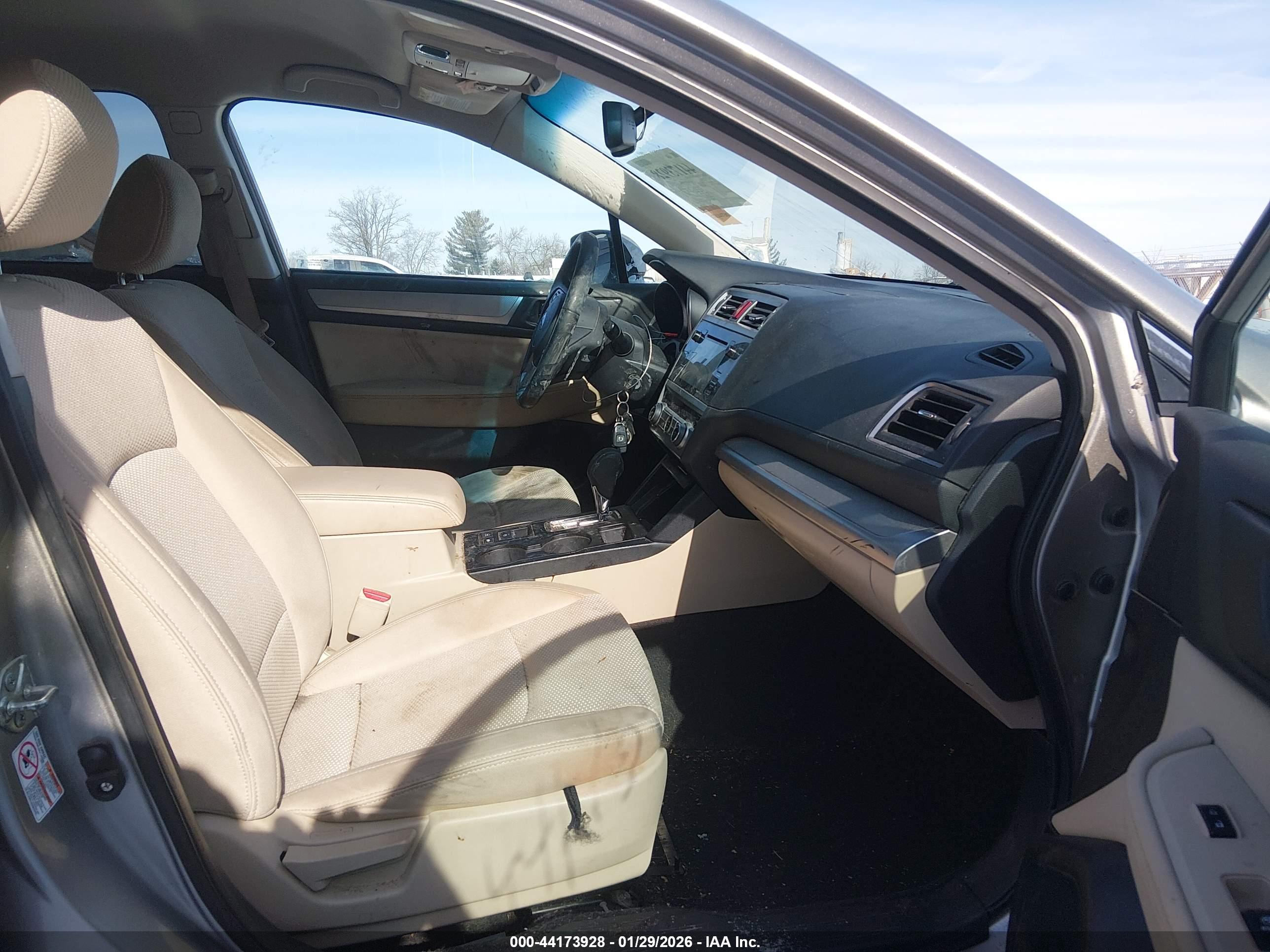 SUBARU OUTBACK image 5