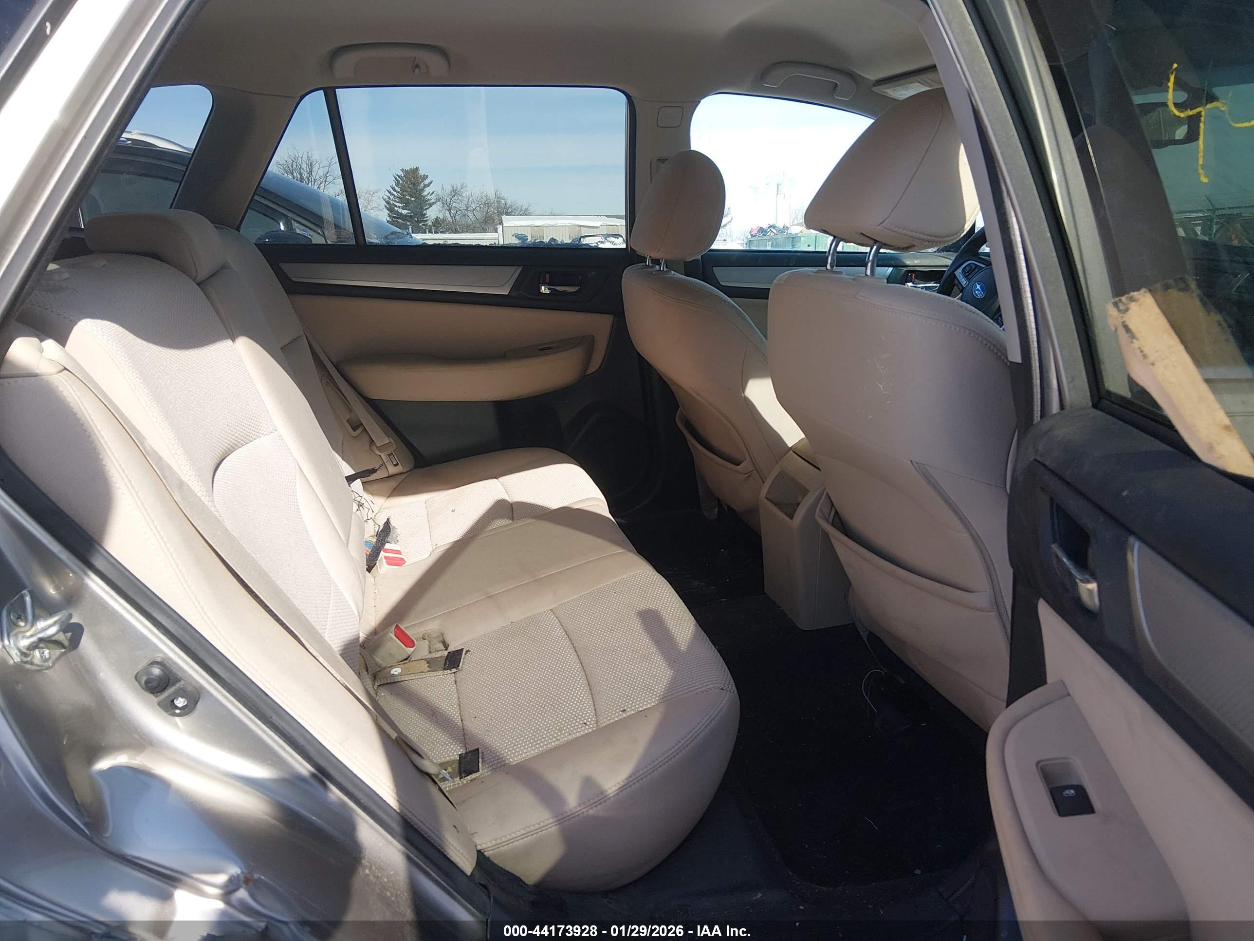 SUBARU OUTBACK image 8