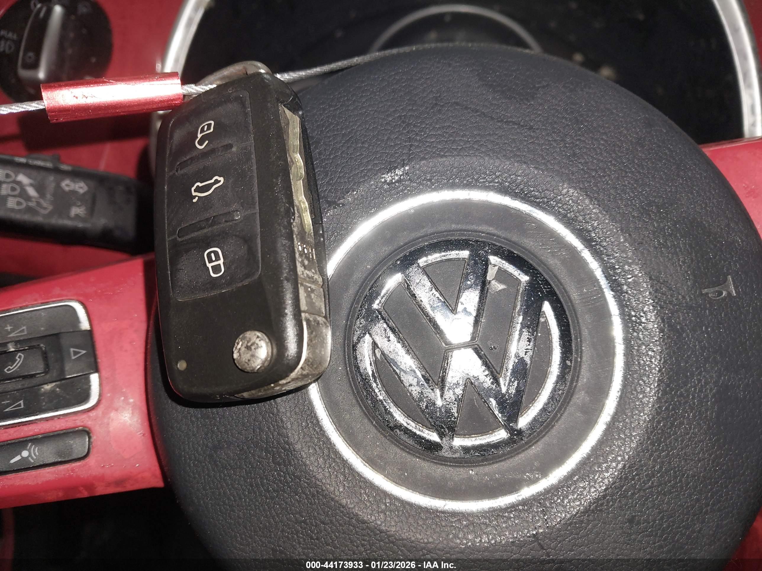 VOLKSWAGEN BEETLE image 11