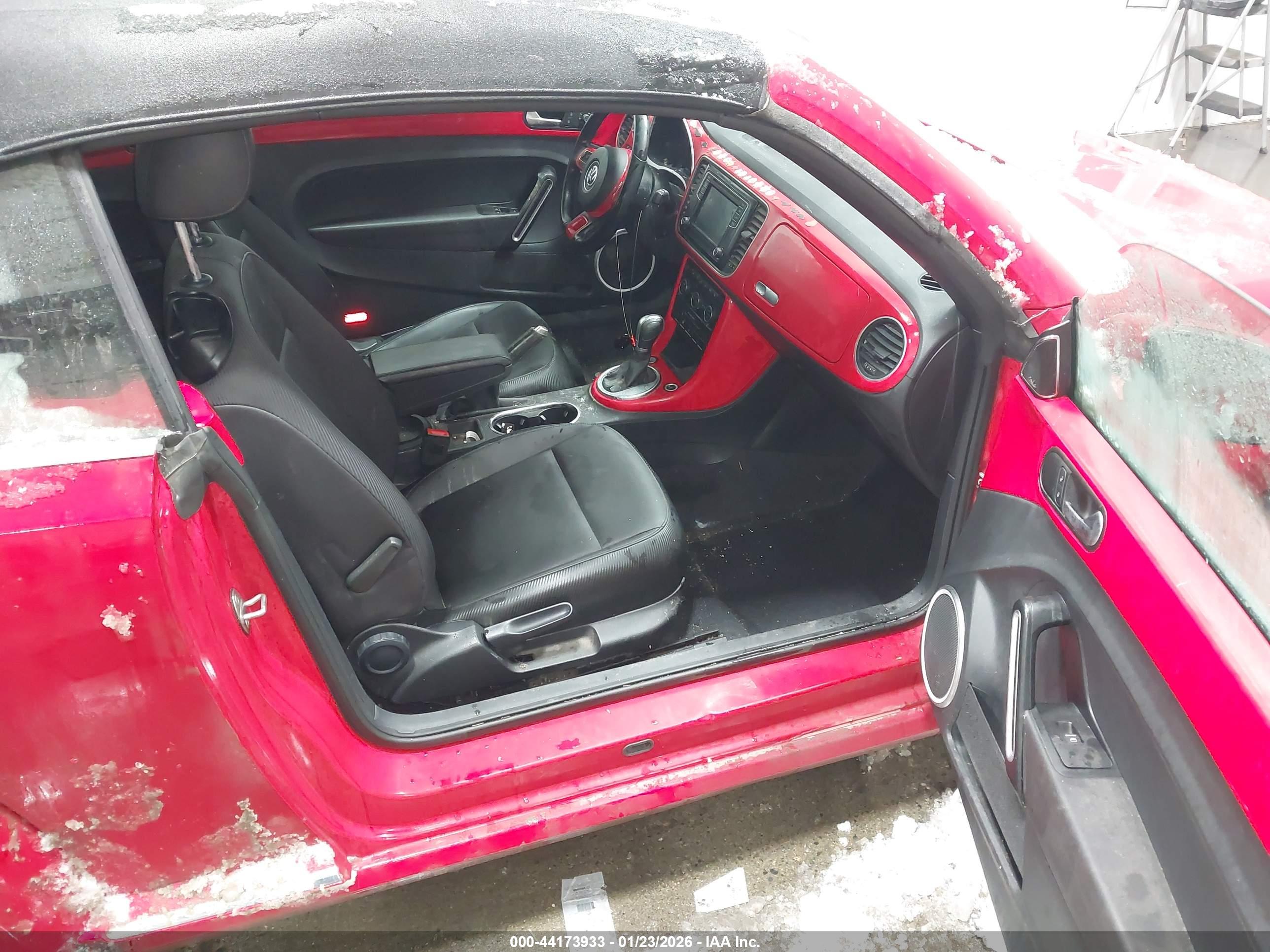 VOLKSWAGEN BEETLE image 5