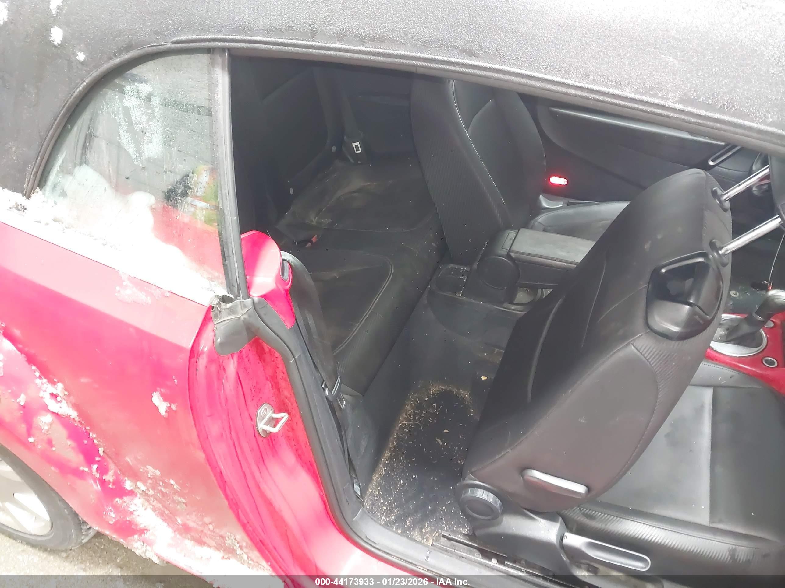 VOLKSWAGEN BEETLE image 8