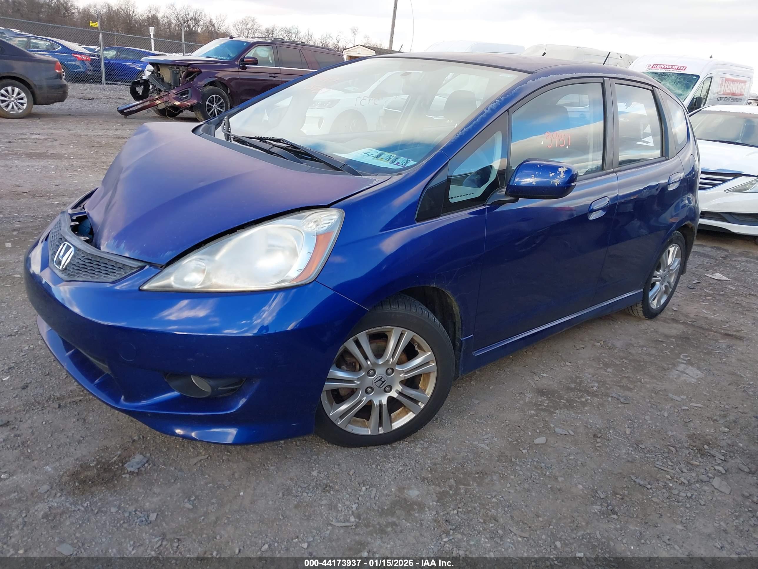 HONDA FIT image 2