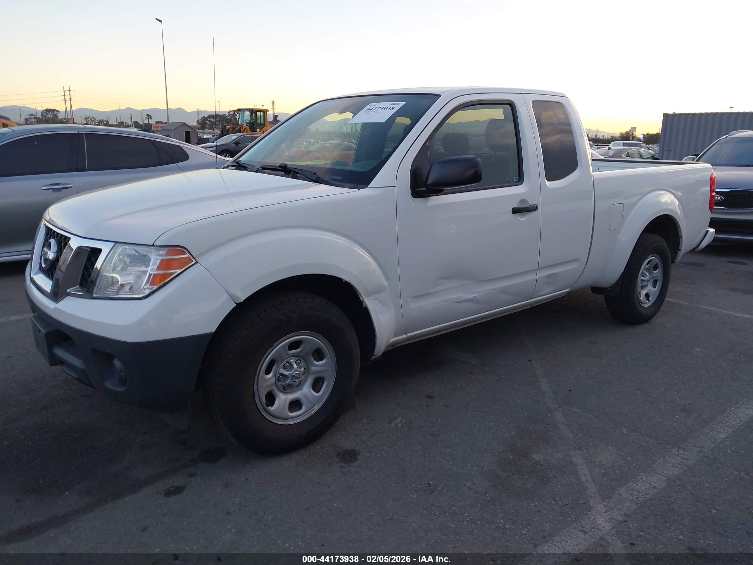 NISSAN FRONTIER image 2