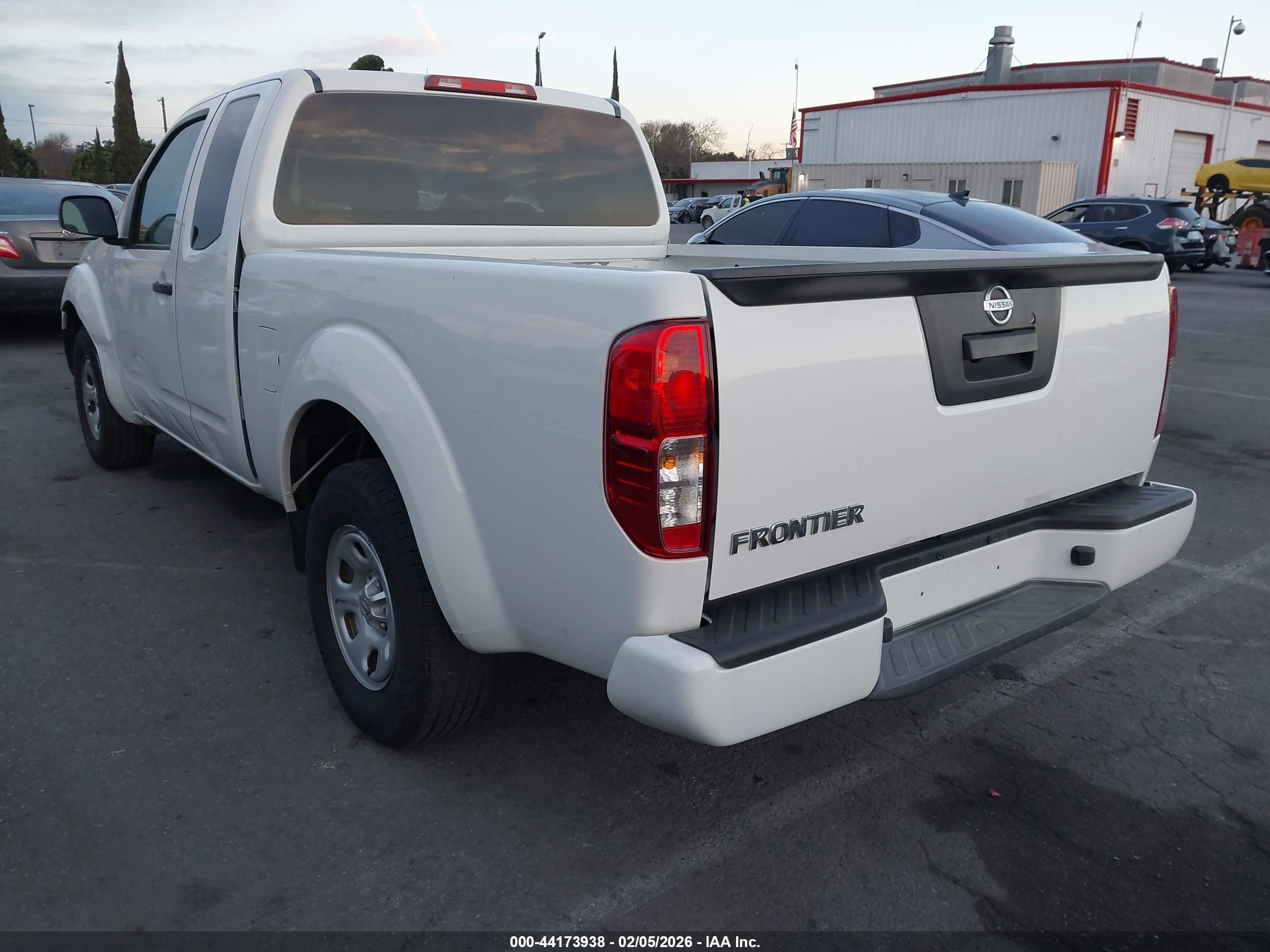NISSAN FRONTIER image 3
