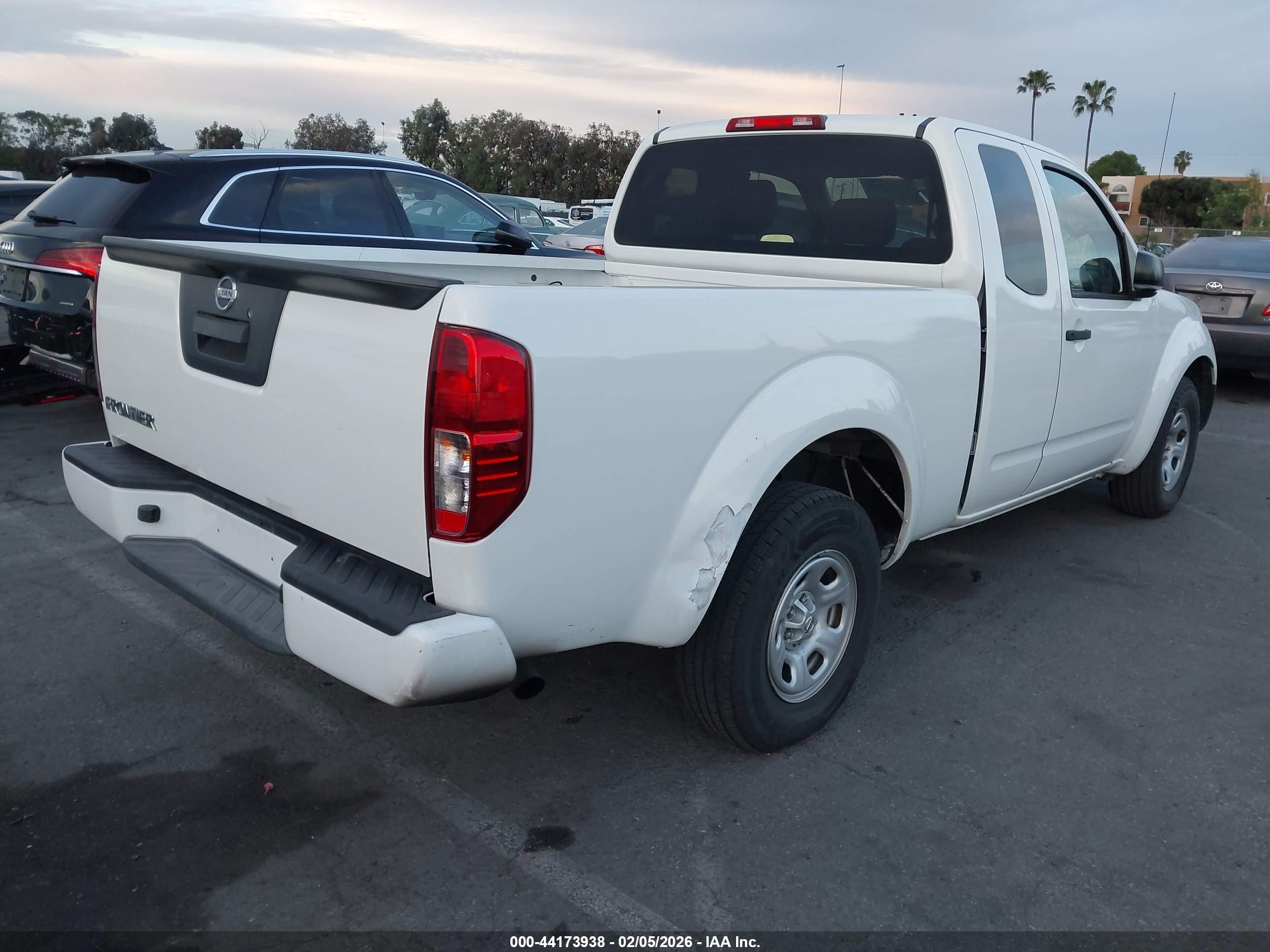 NISSAN FRONTIER image 4