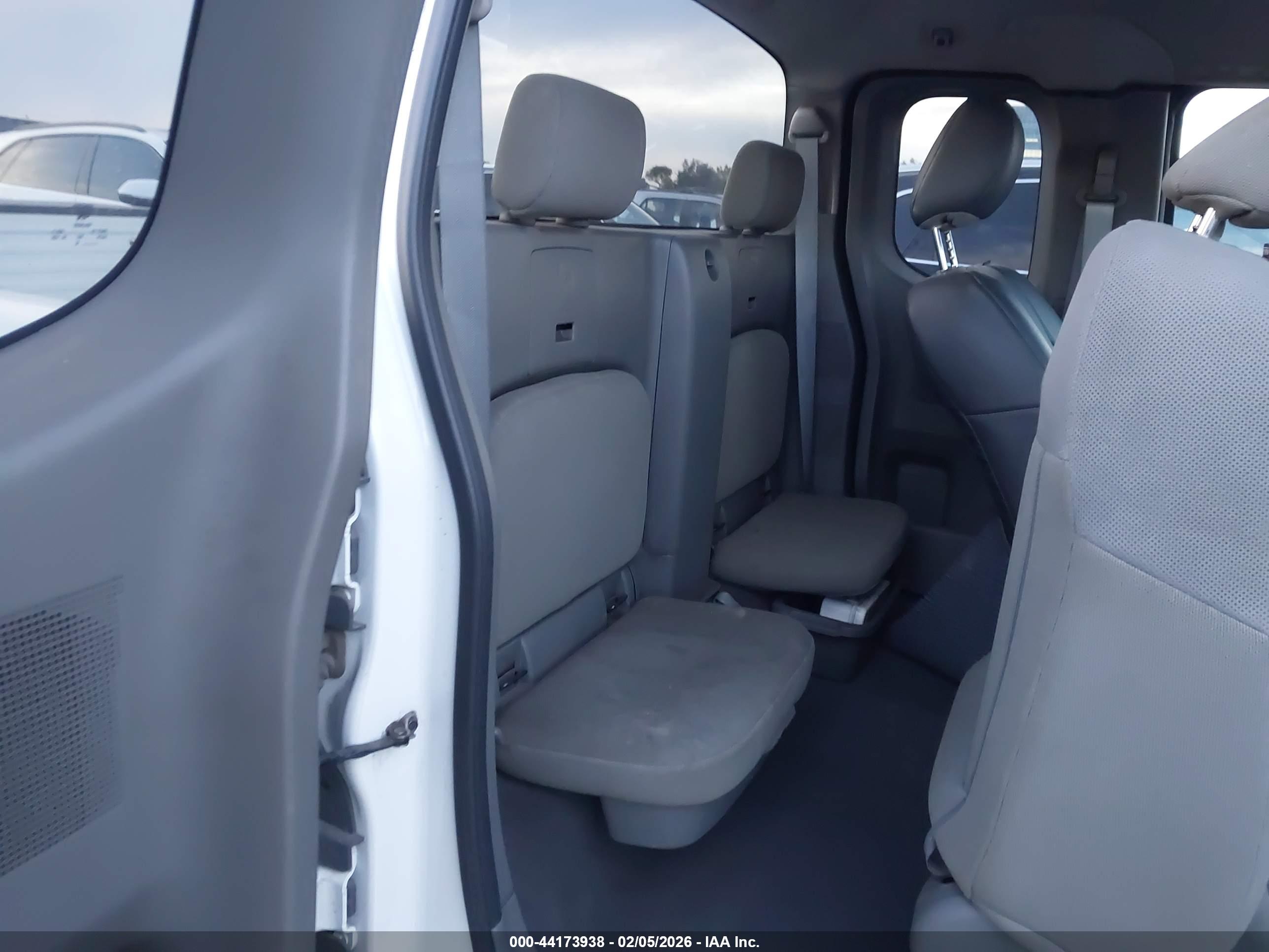 NISSAN FRONTIER image 8