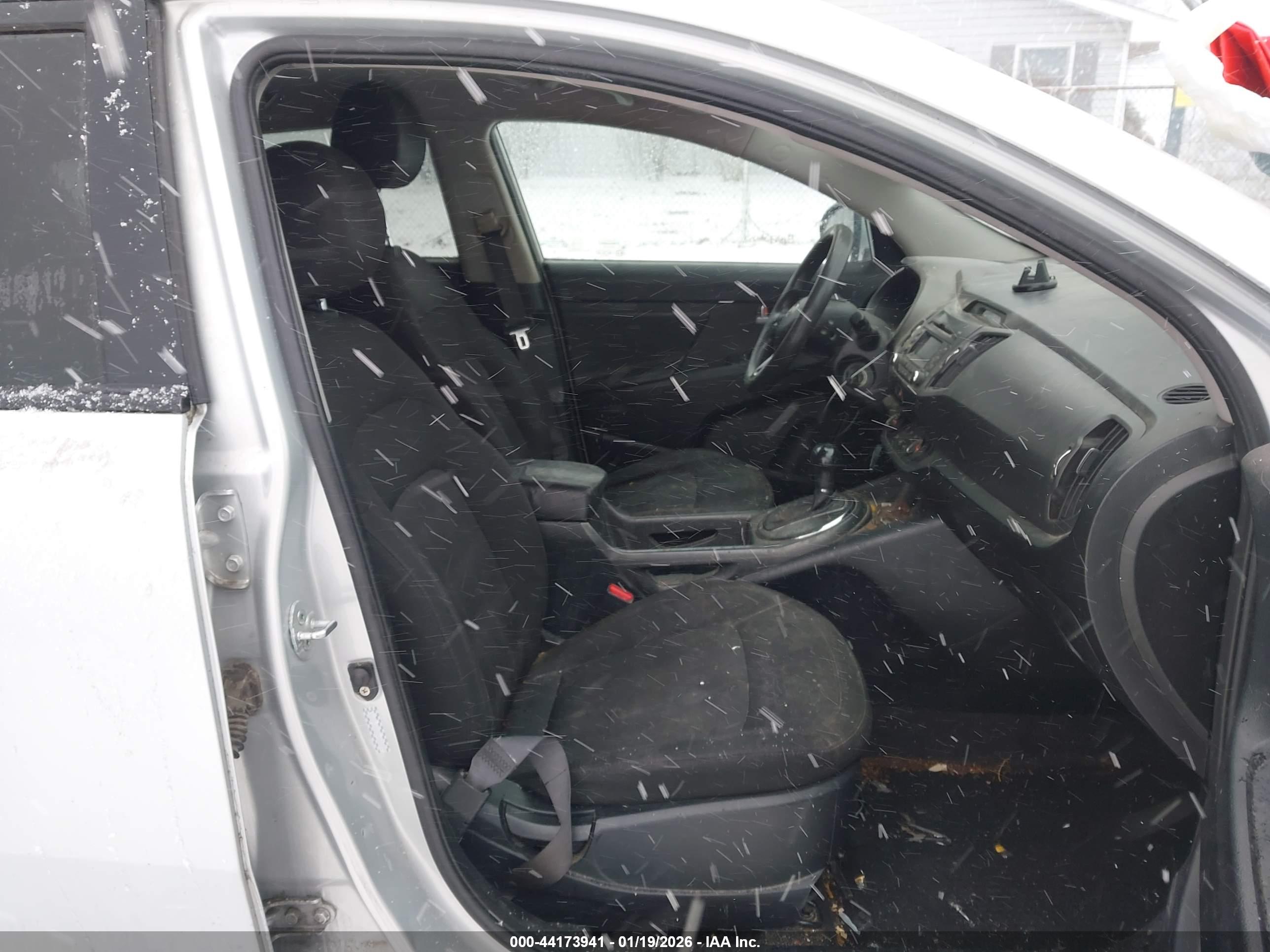 KIA SPORTAGE image 5