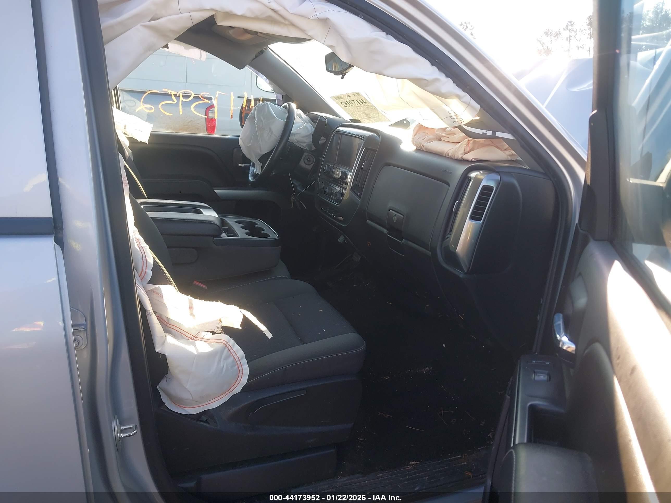 CHEVROLET SILVERADO image 5