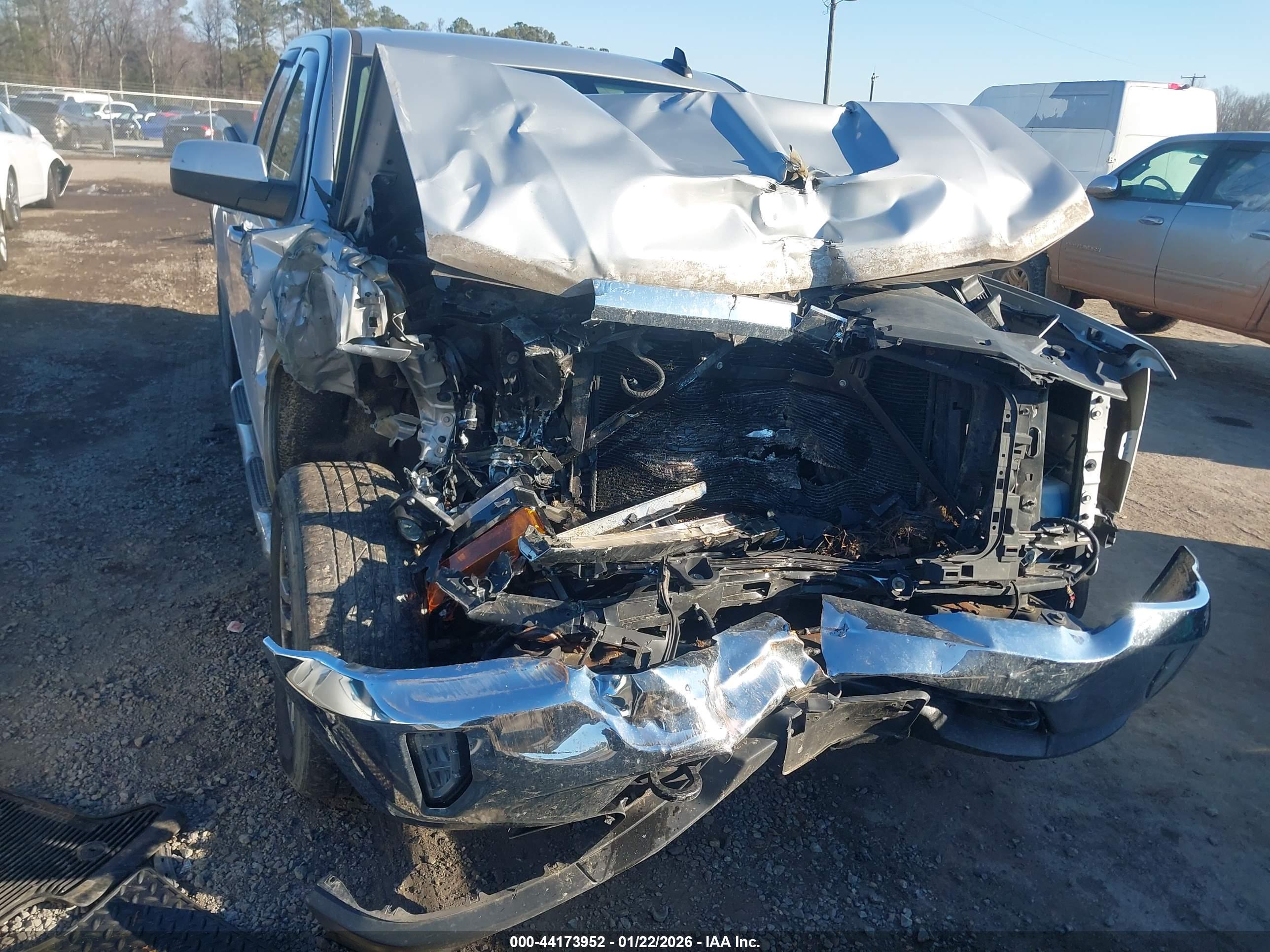 CHEVROLET SILVERADO image 6
