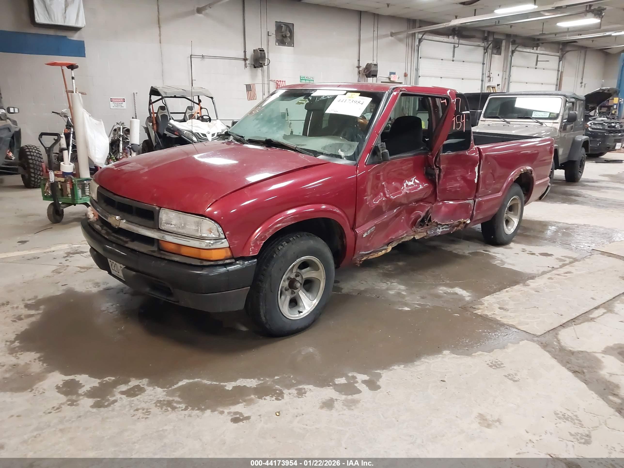 CHEVROLET S-10 image 2