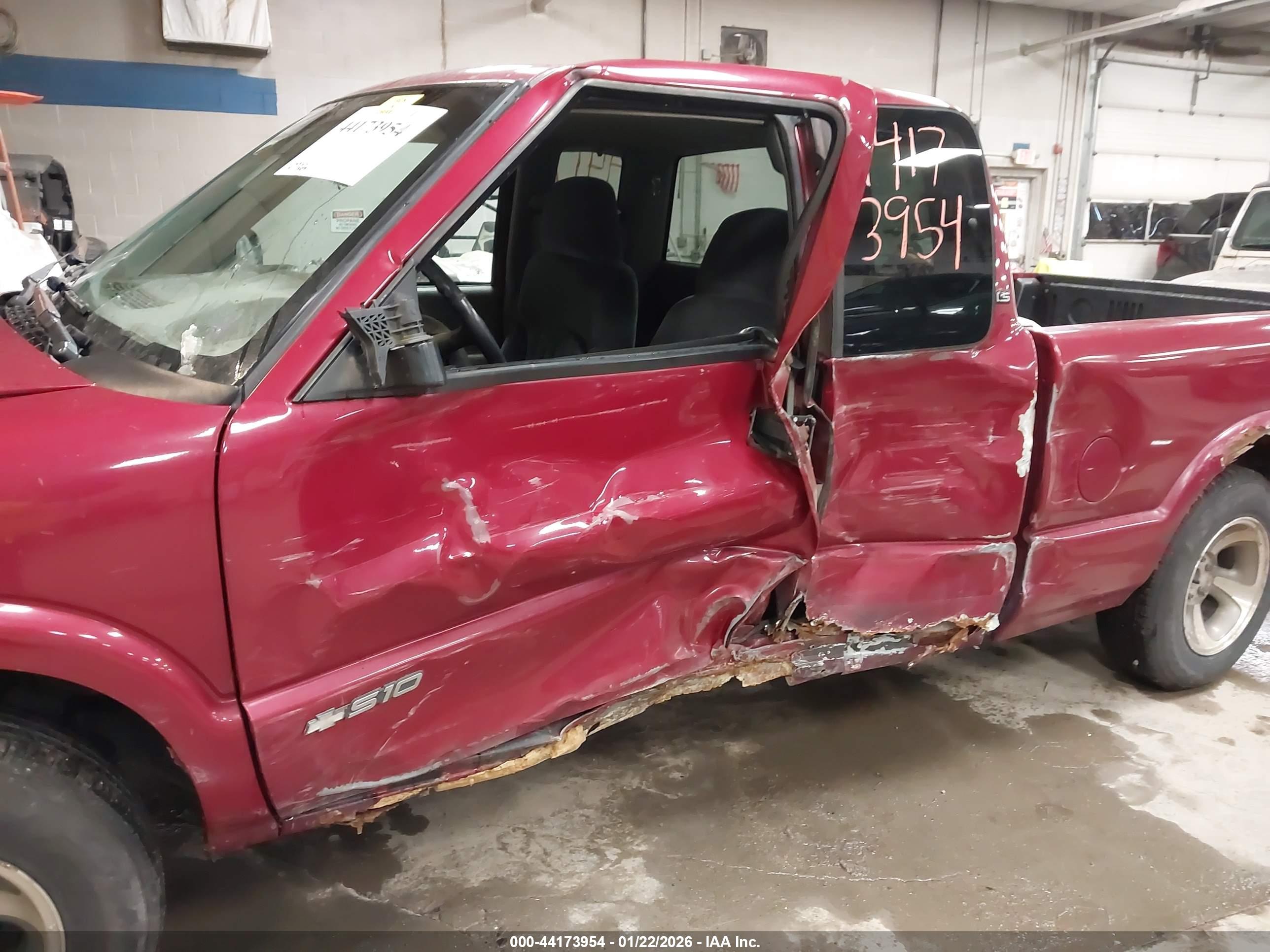 CHEVROLET S-10 image 6