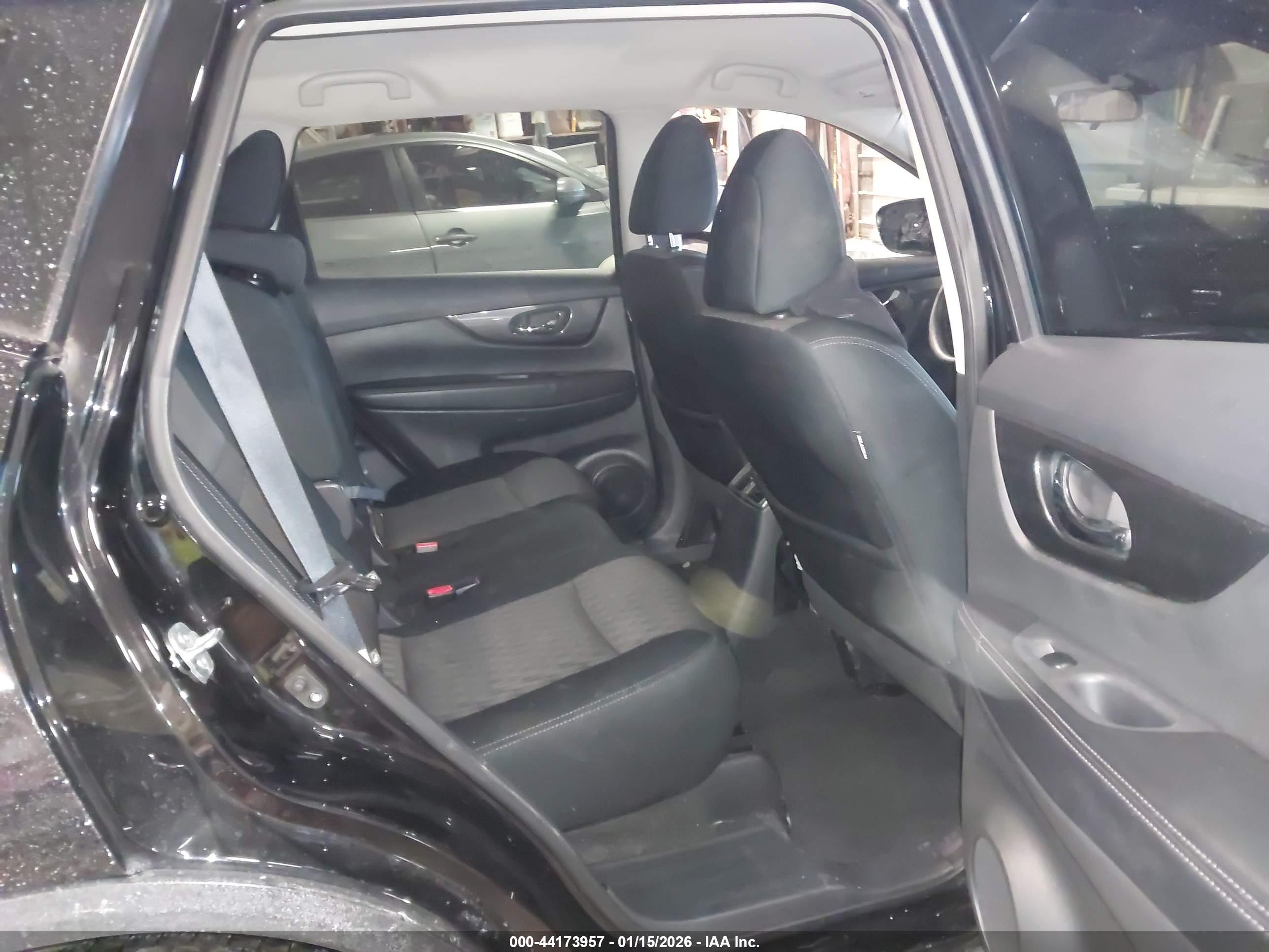 NISSAN ROGUE image 8