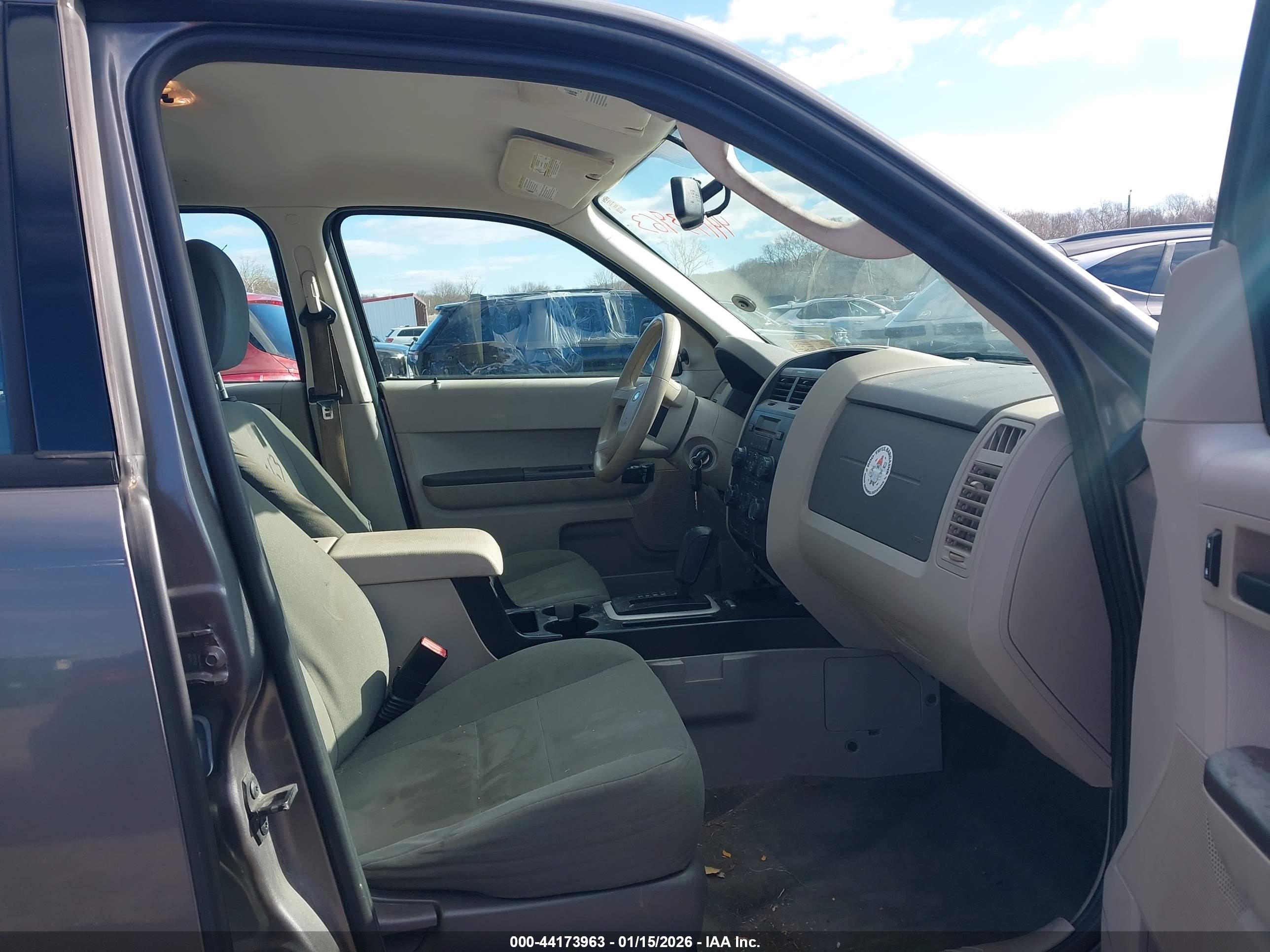 FORD ESCAPE image 5