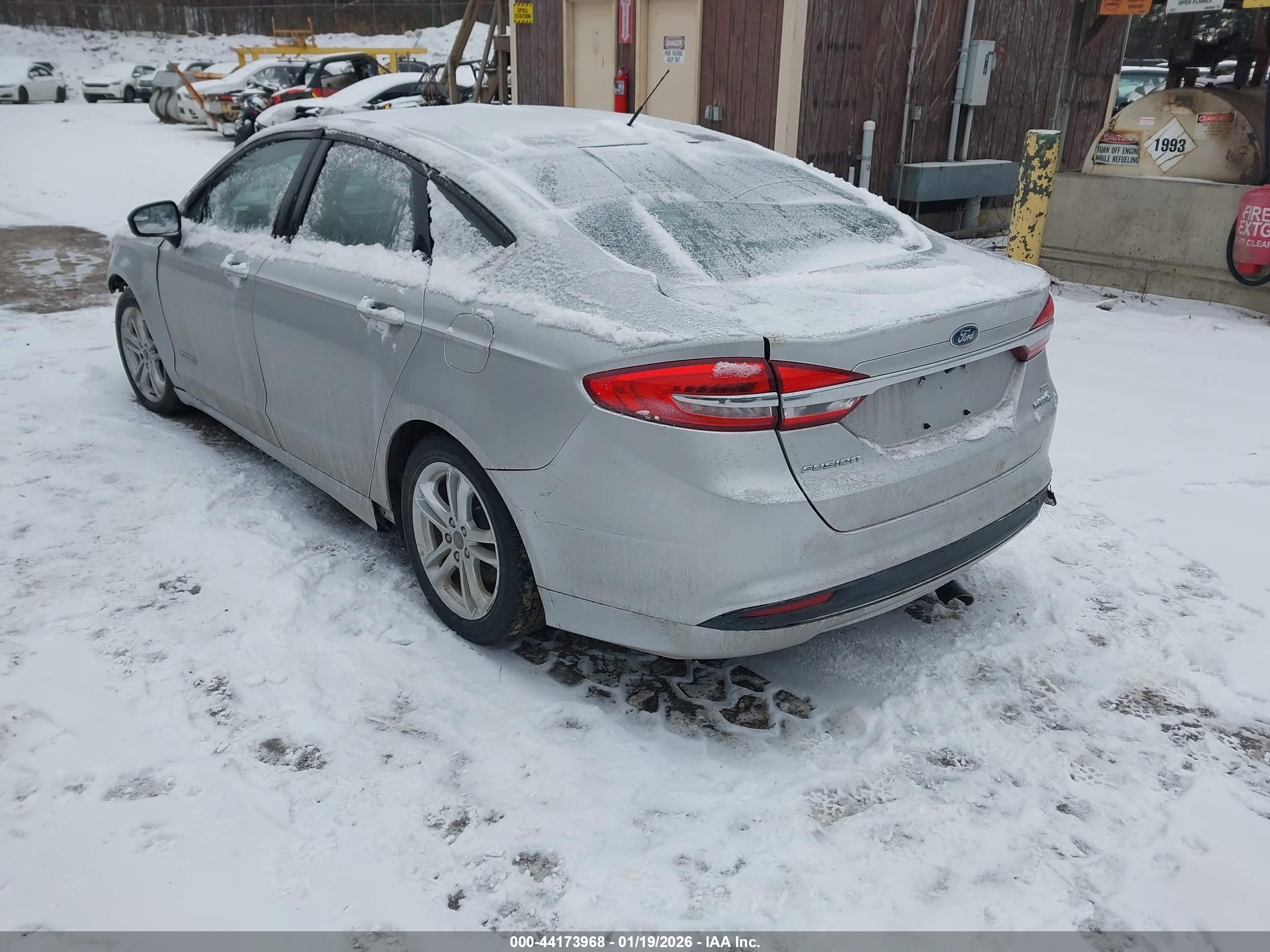FORD FUSION image 3