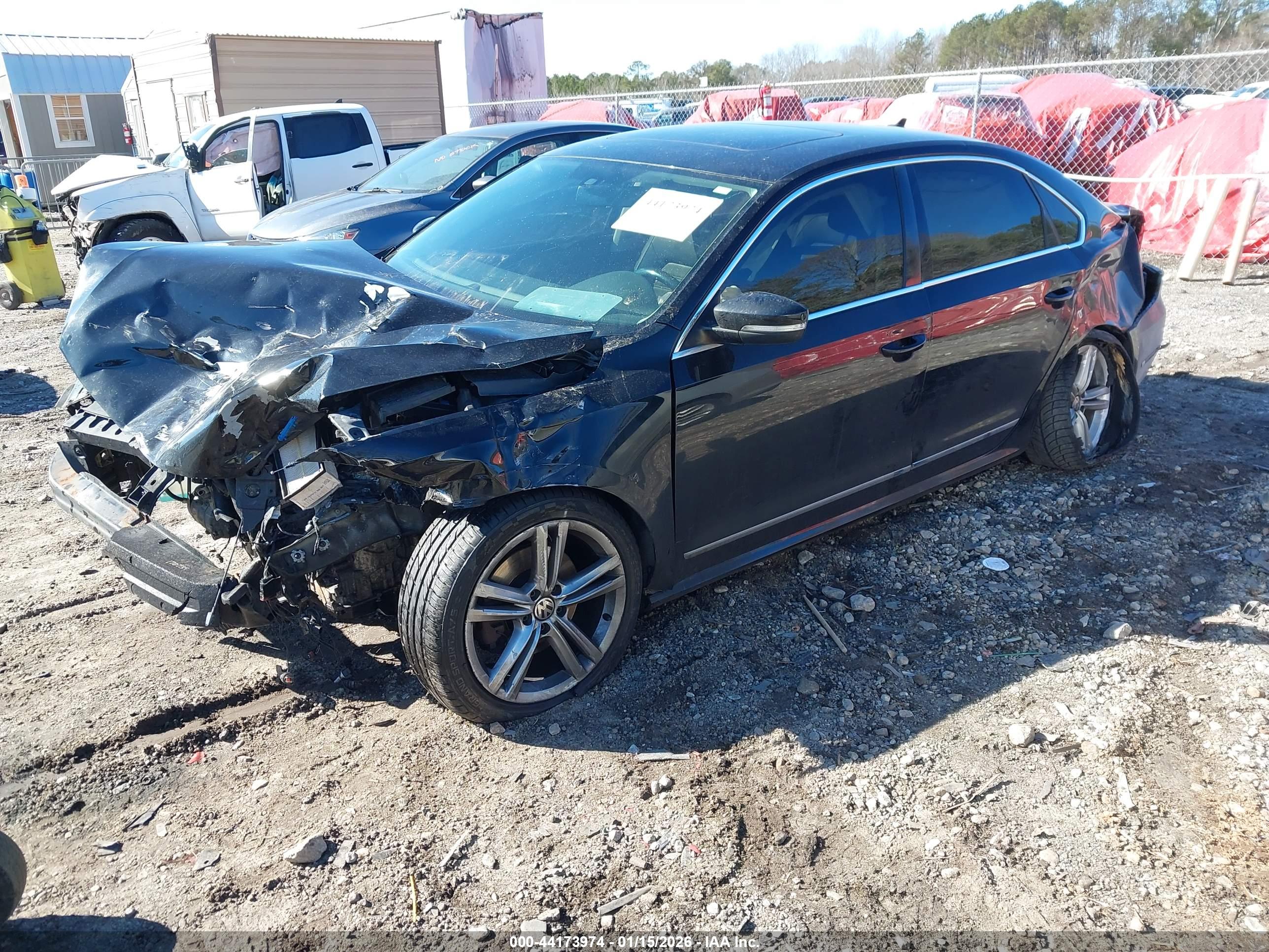 VOLKSWAGEN PASSAT image 2
