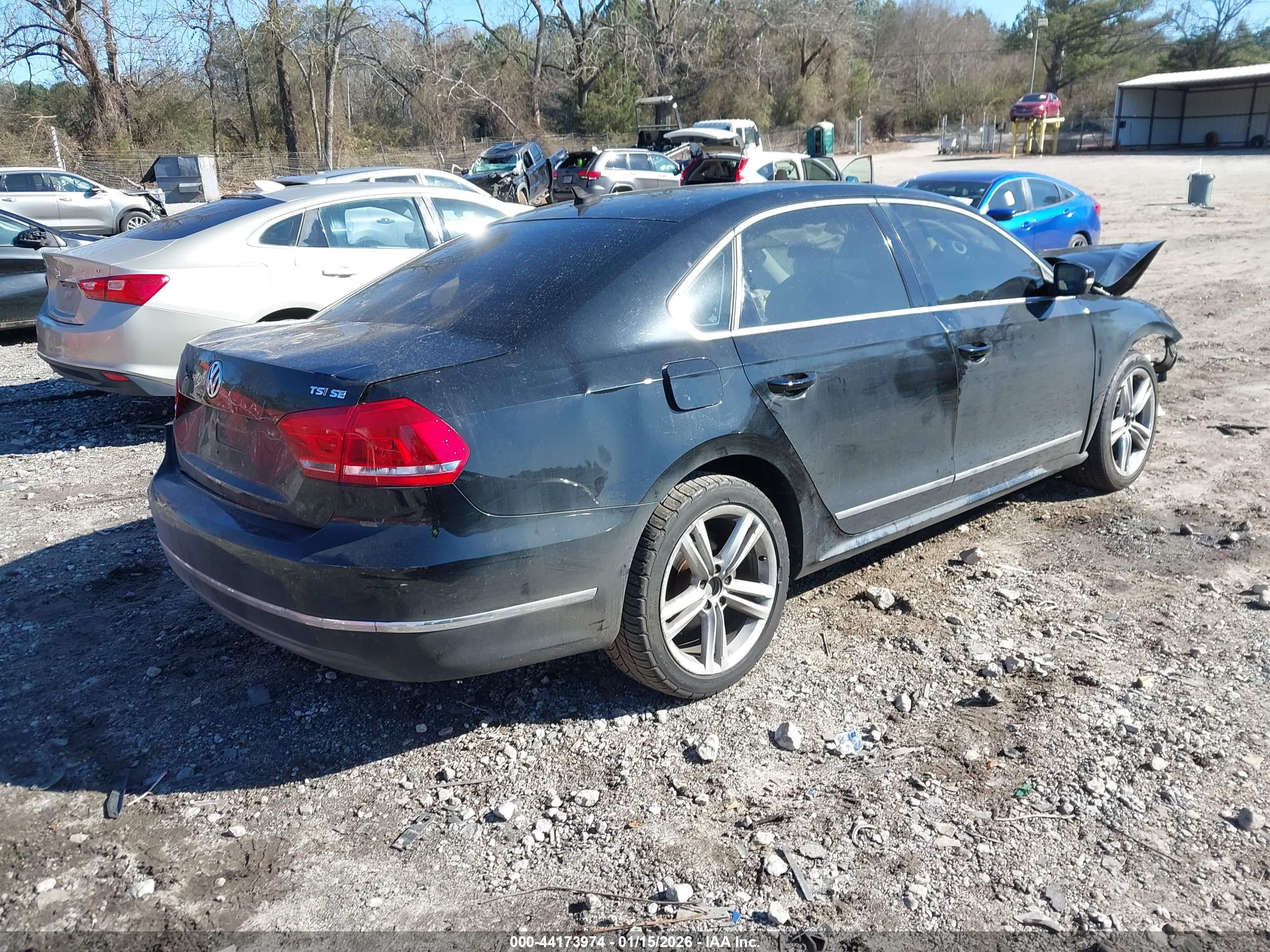 VOLKSWAGEN PASSAT image 4