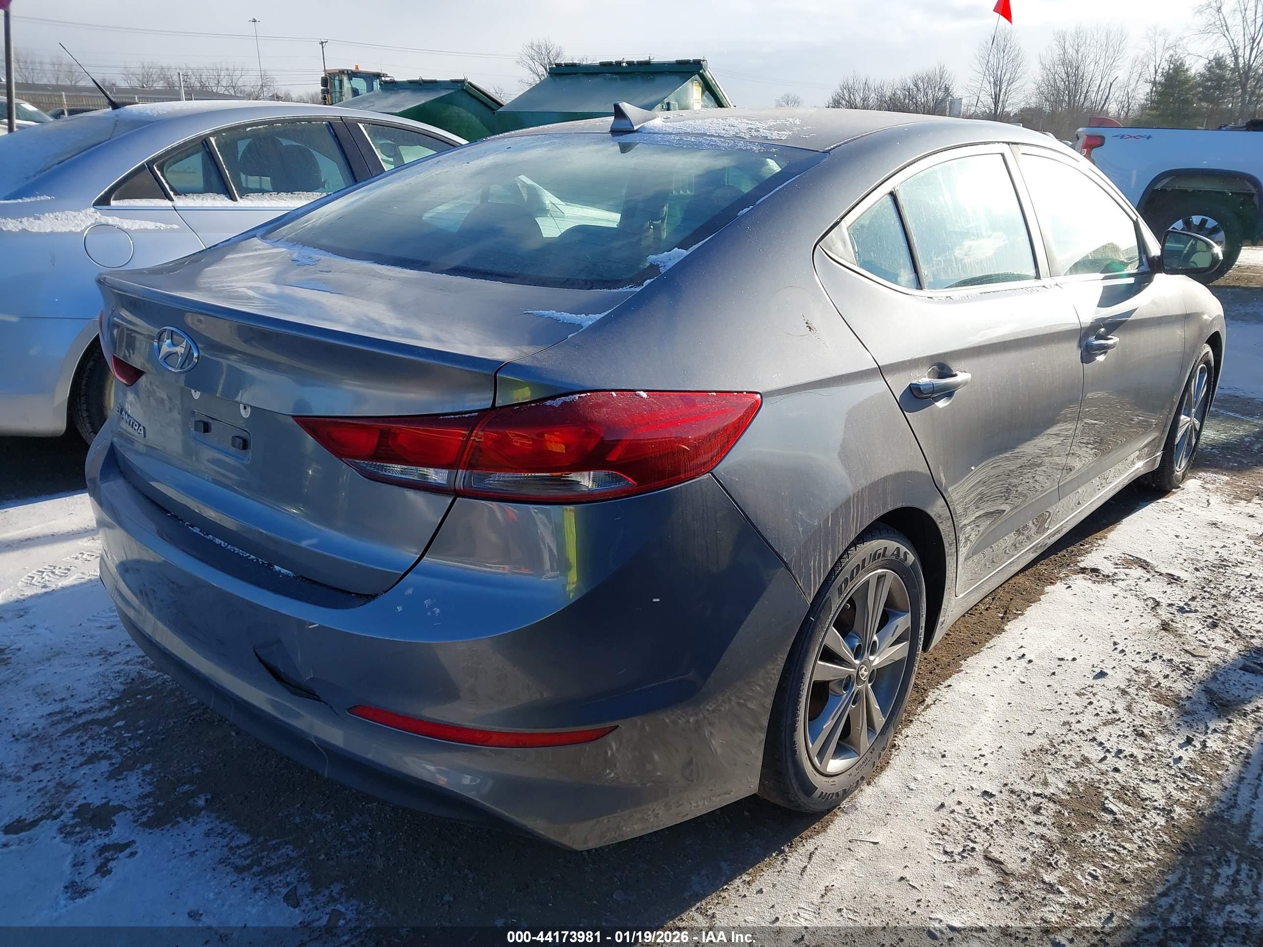 HYUNDAI ELANTRA image 4