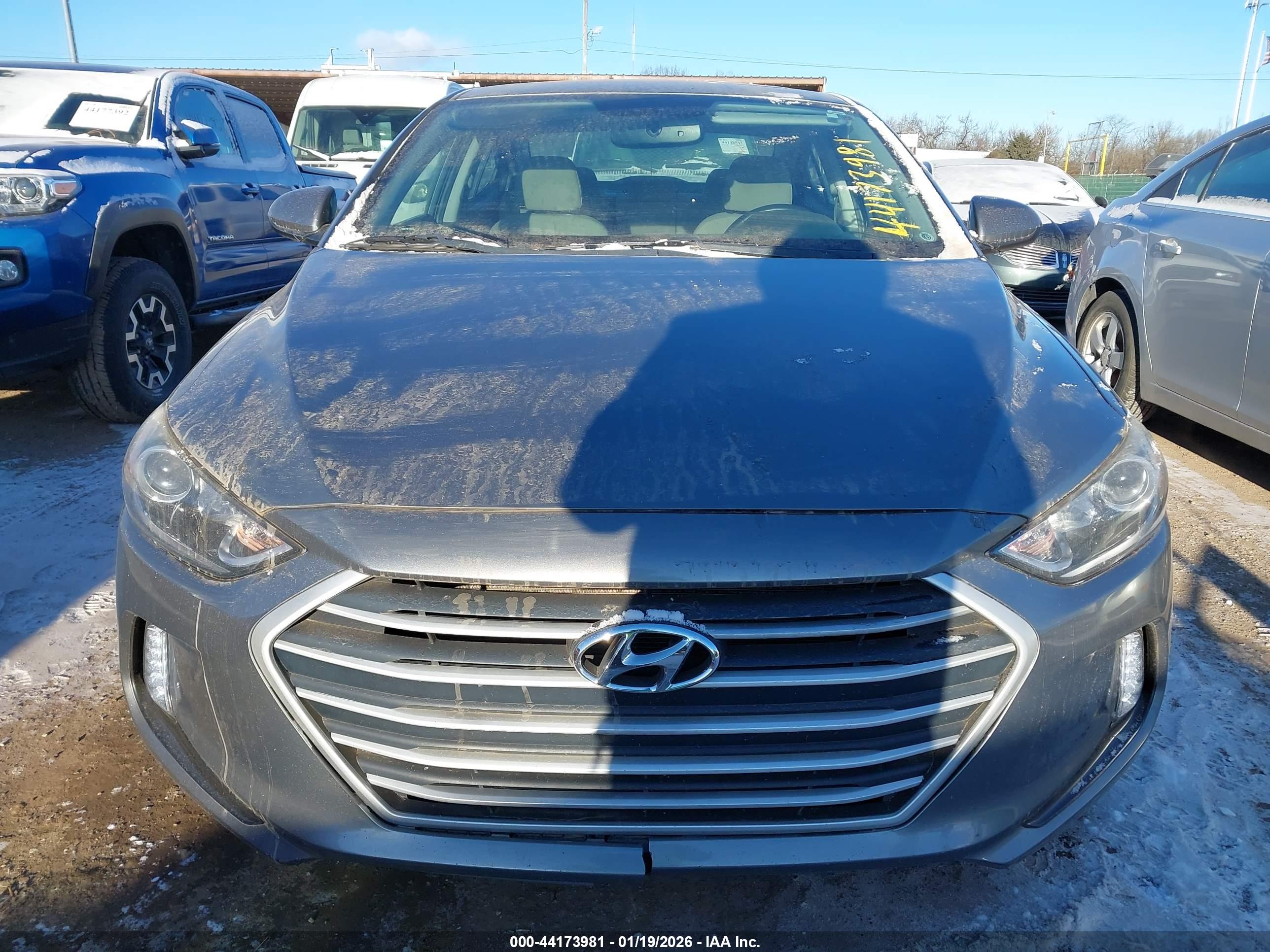 HYUNDAI ELANTRA image 6