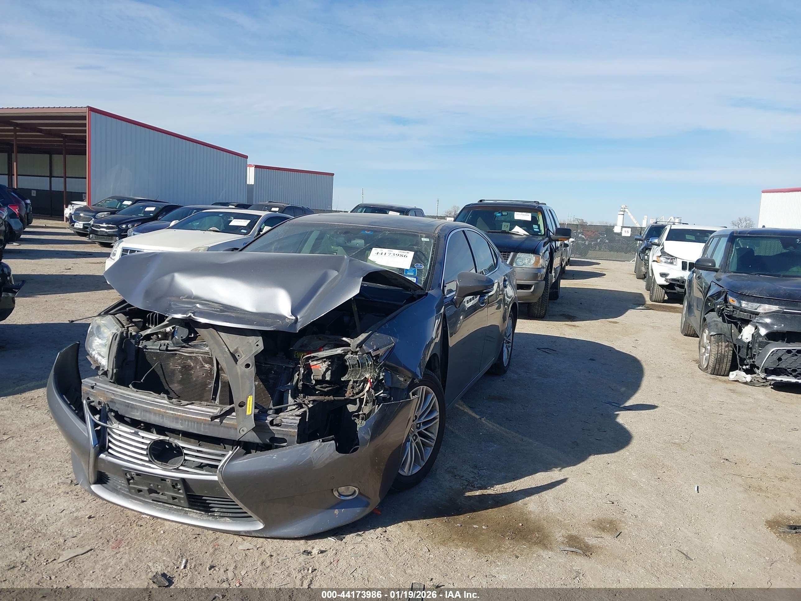 LEXUS ES image 2